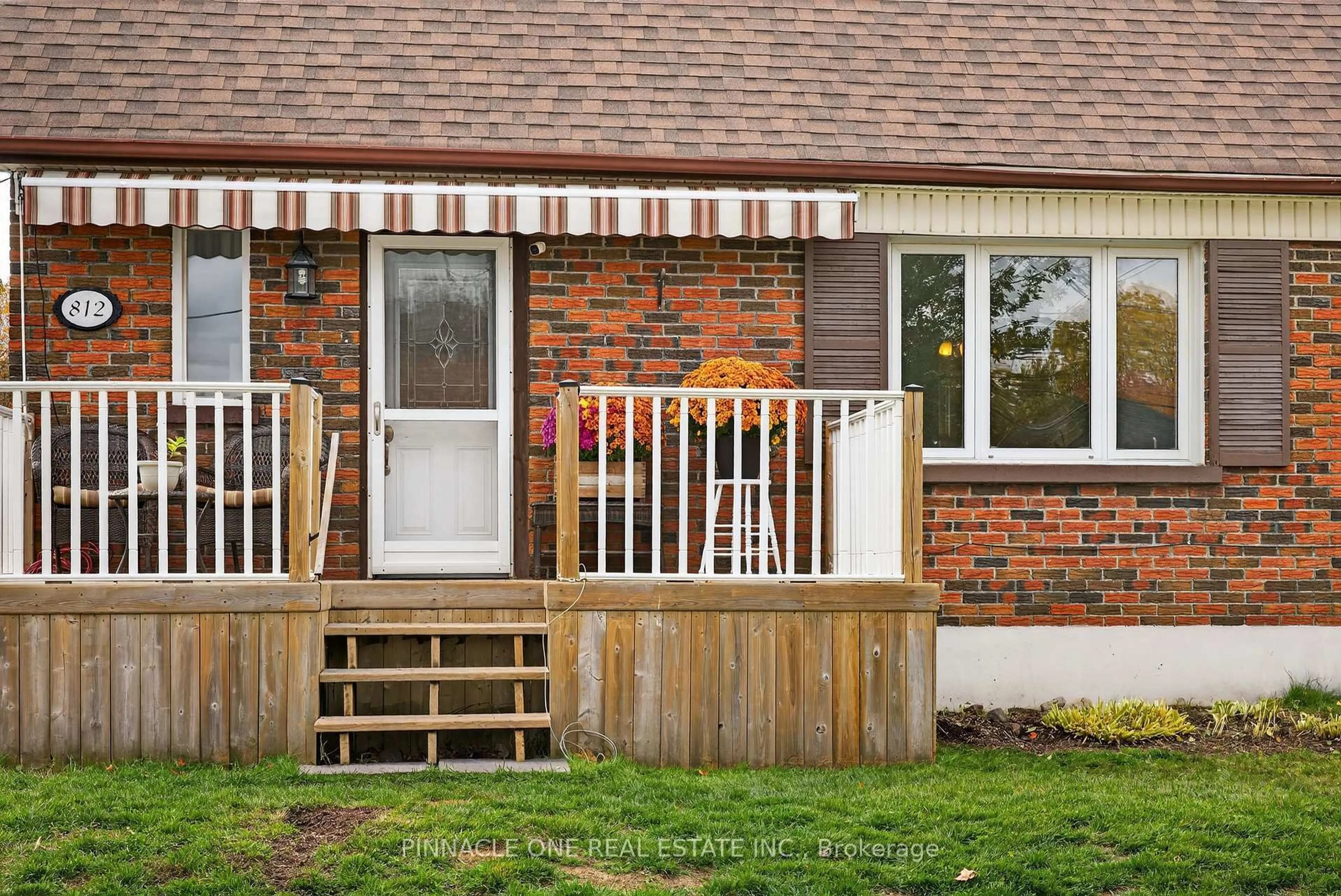 Unknown for 812 Grierson St, Oshawa Ontario L1G 5J9