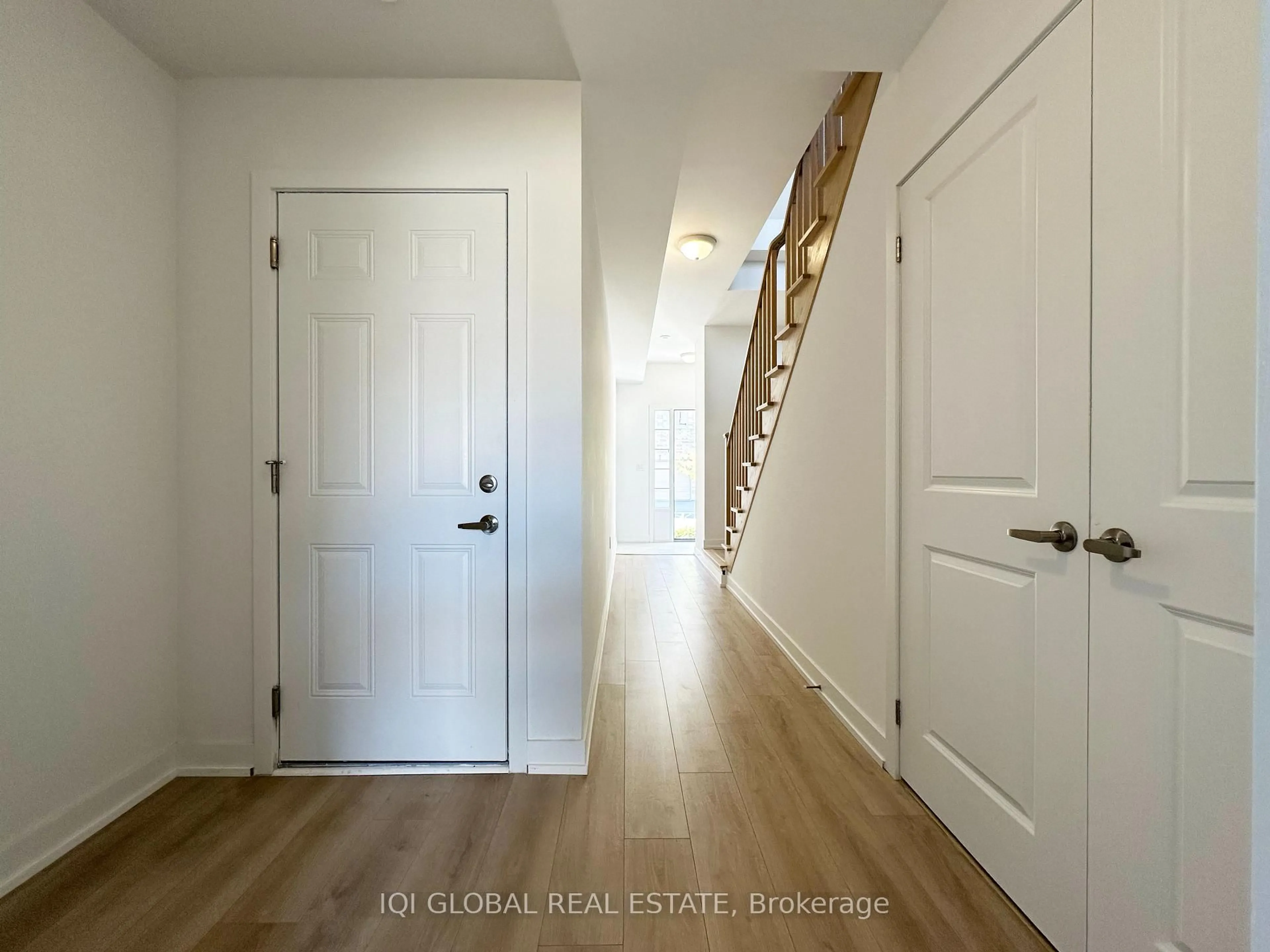 Indoor entryway for 1655 Palmers Sawmill Rd #305, Pickering Ontario L1X 0R3
