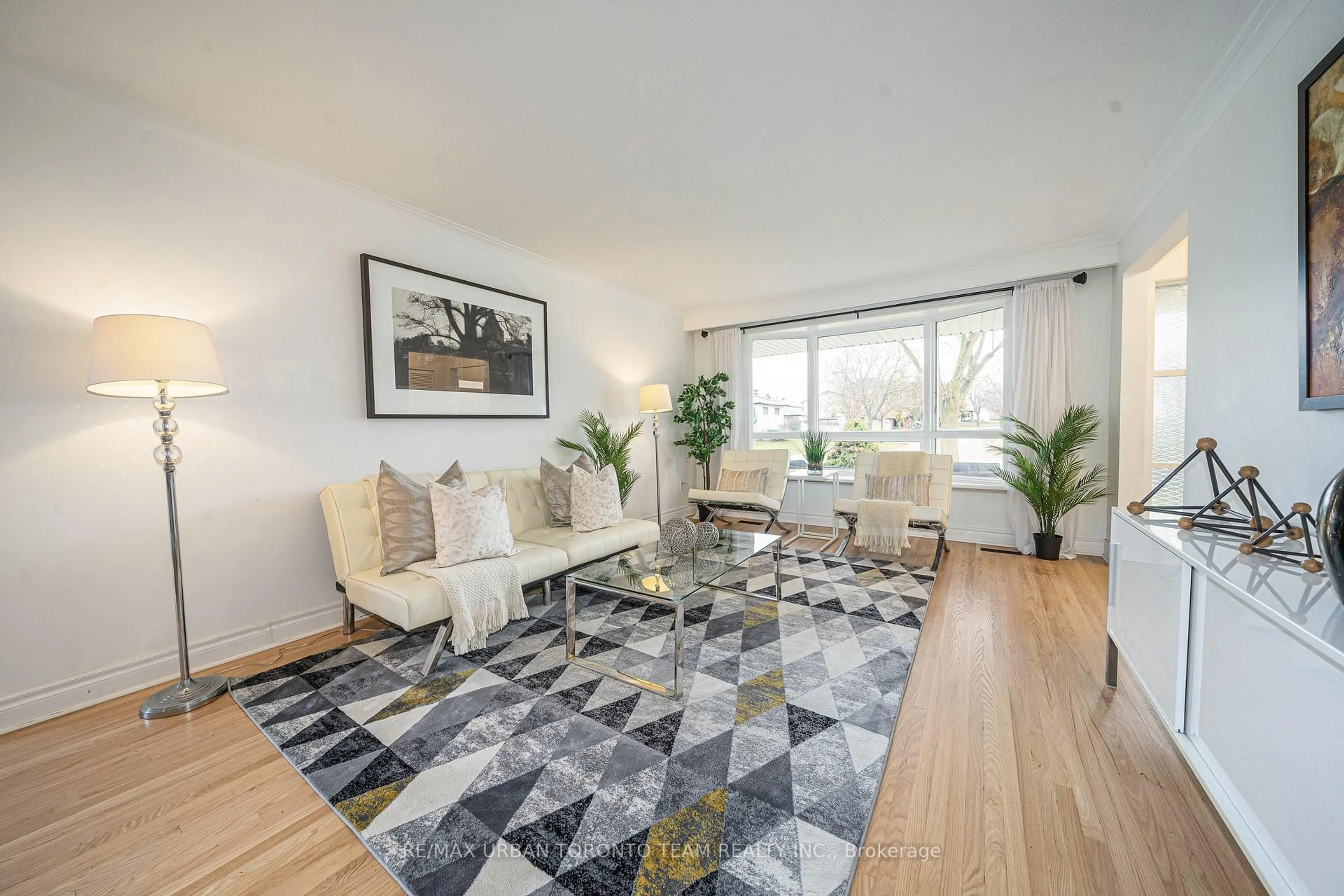 Living room with furniture, unknown for 12 Wardencourt Dr, Toronto Ontario M1T 2H3