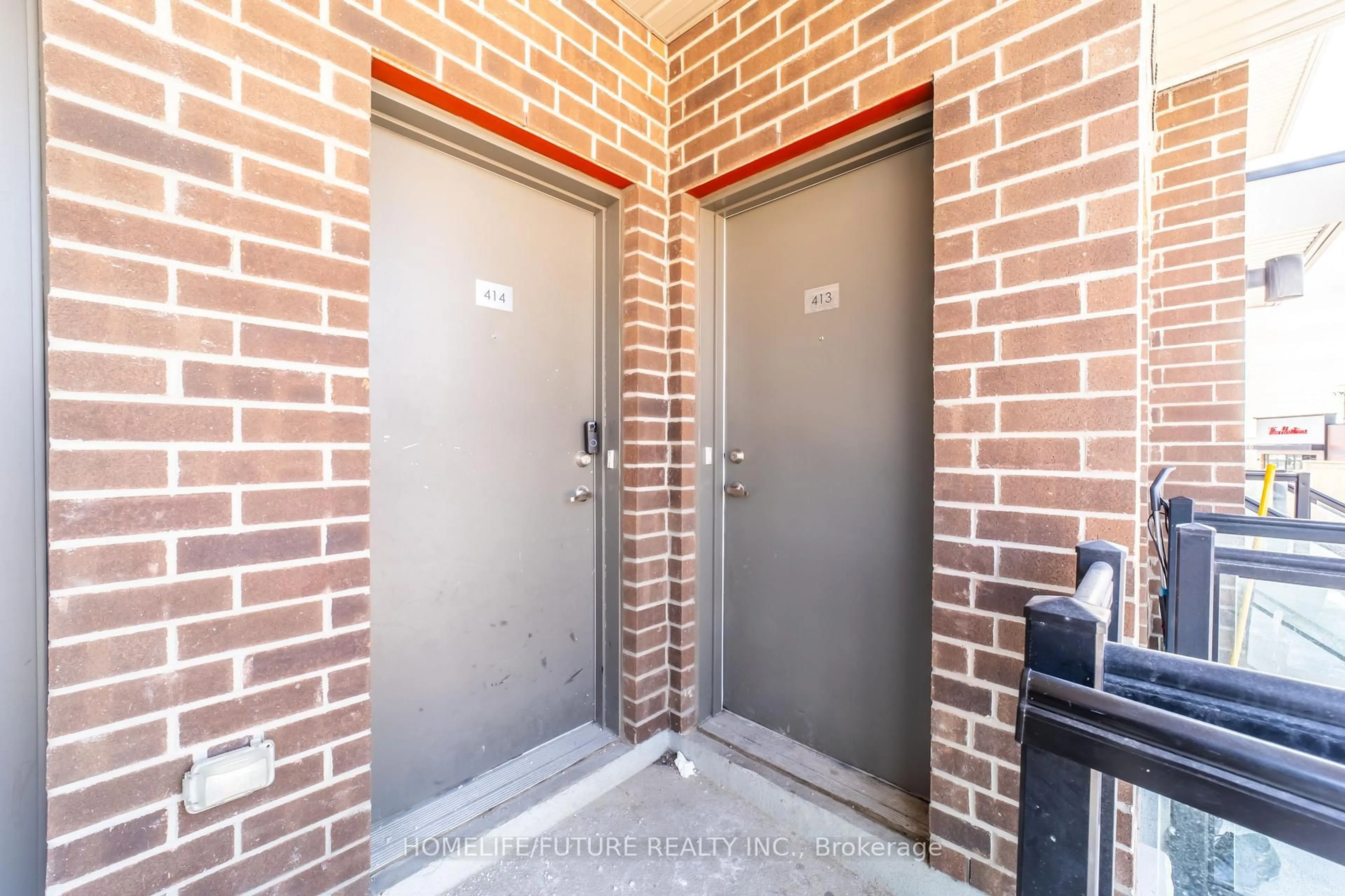 Indoor entryway for 1460 Whites Rd #413, Pickering Ontario L1V 0E8