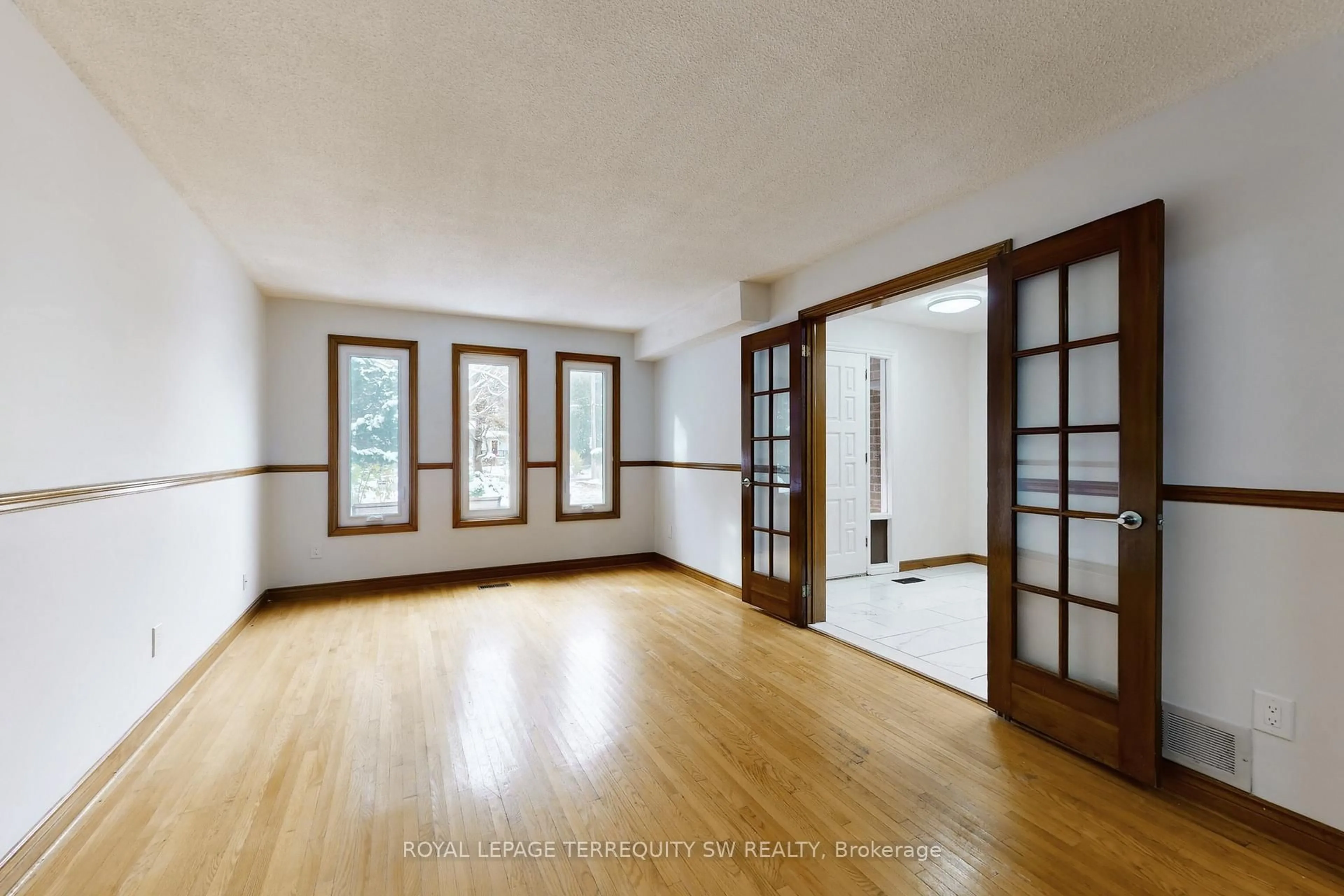 Unknown for 327a Beechgrove Dr, Toronto Ontario M1E 4A2