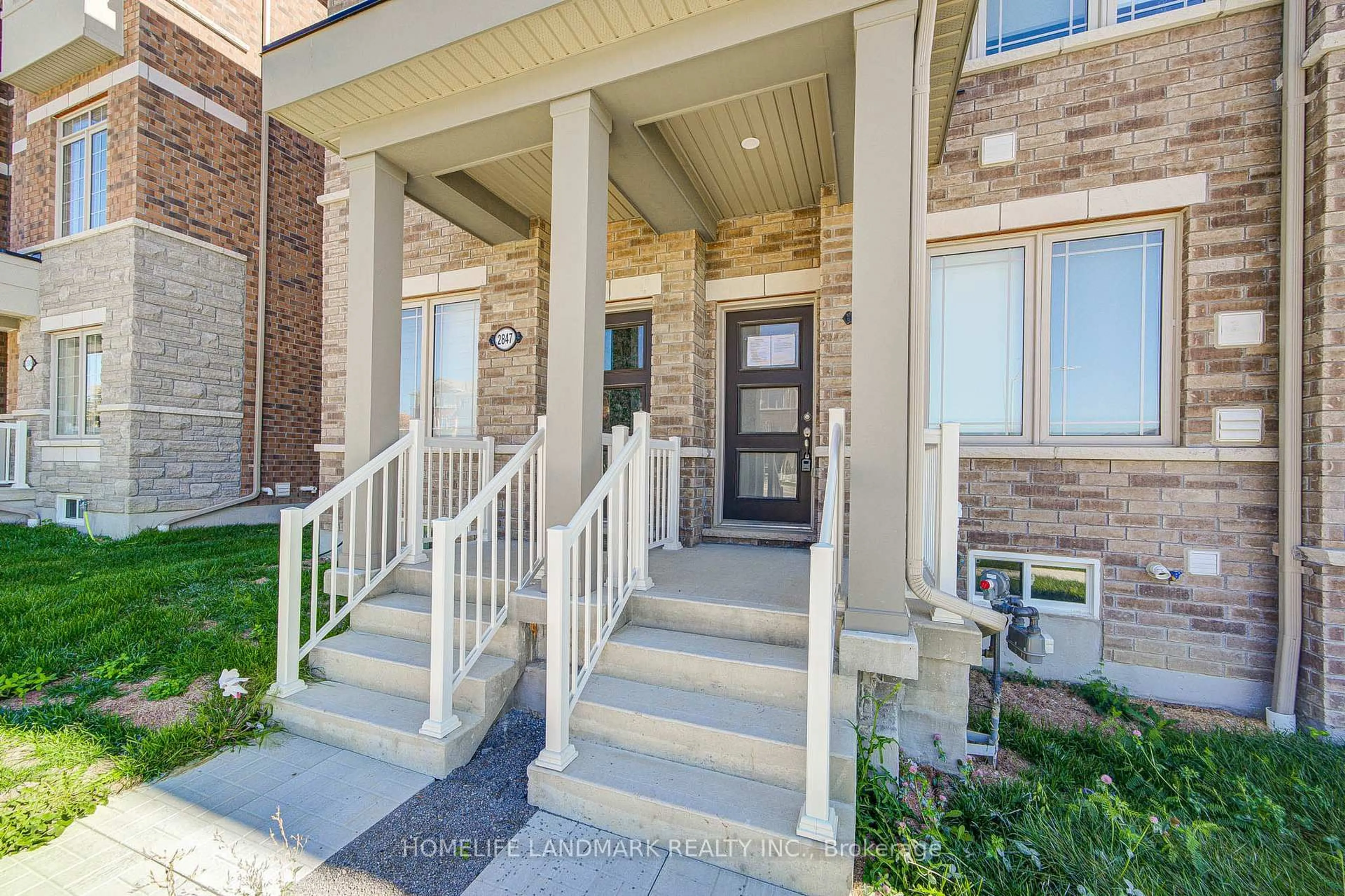 Indoor entryway for 2845 Whites Rd, Pickering Ontario L0H 1J0