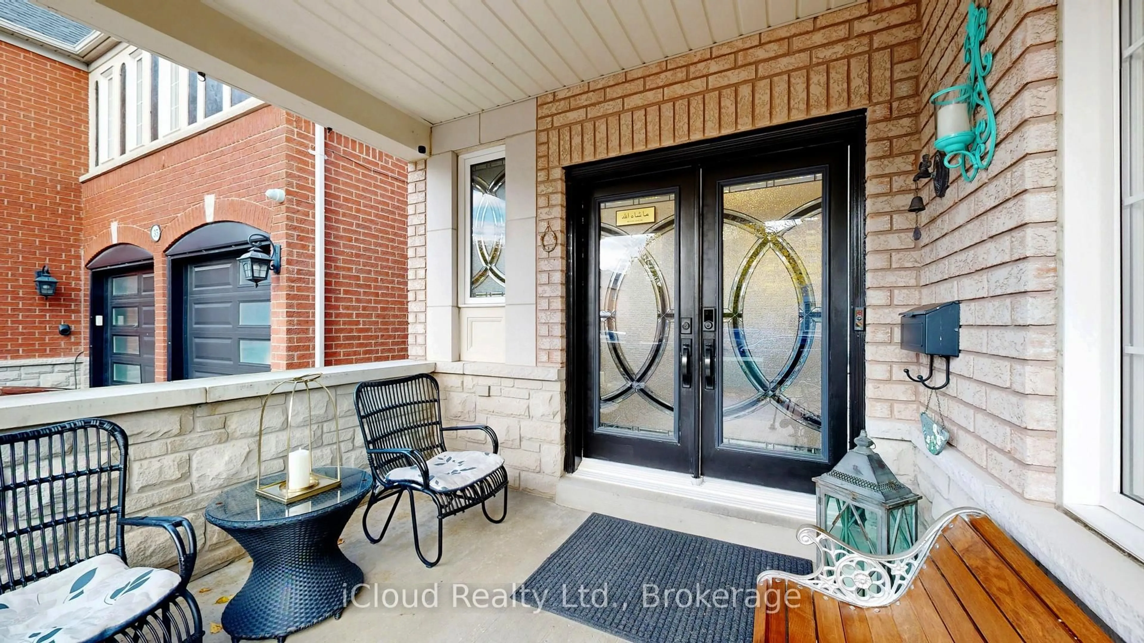 Indoor entryway for 33 Alden Sq, Ajax Ontario L1T 4Z2