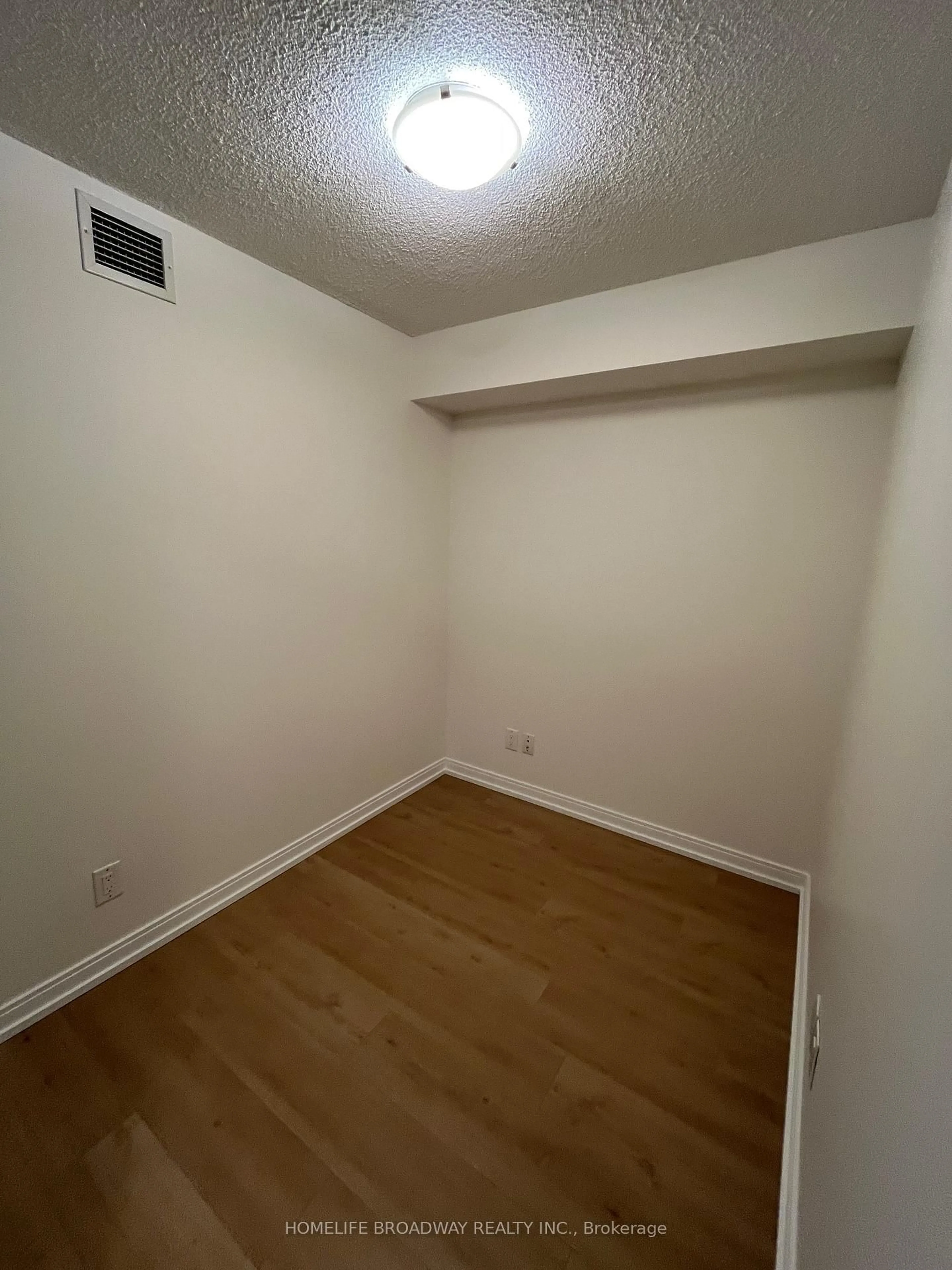 A pic of a room for 151 Village Green Sq #1805, Toronto Ontario M1S 0K5