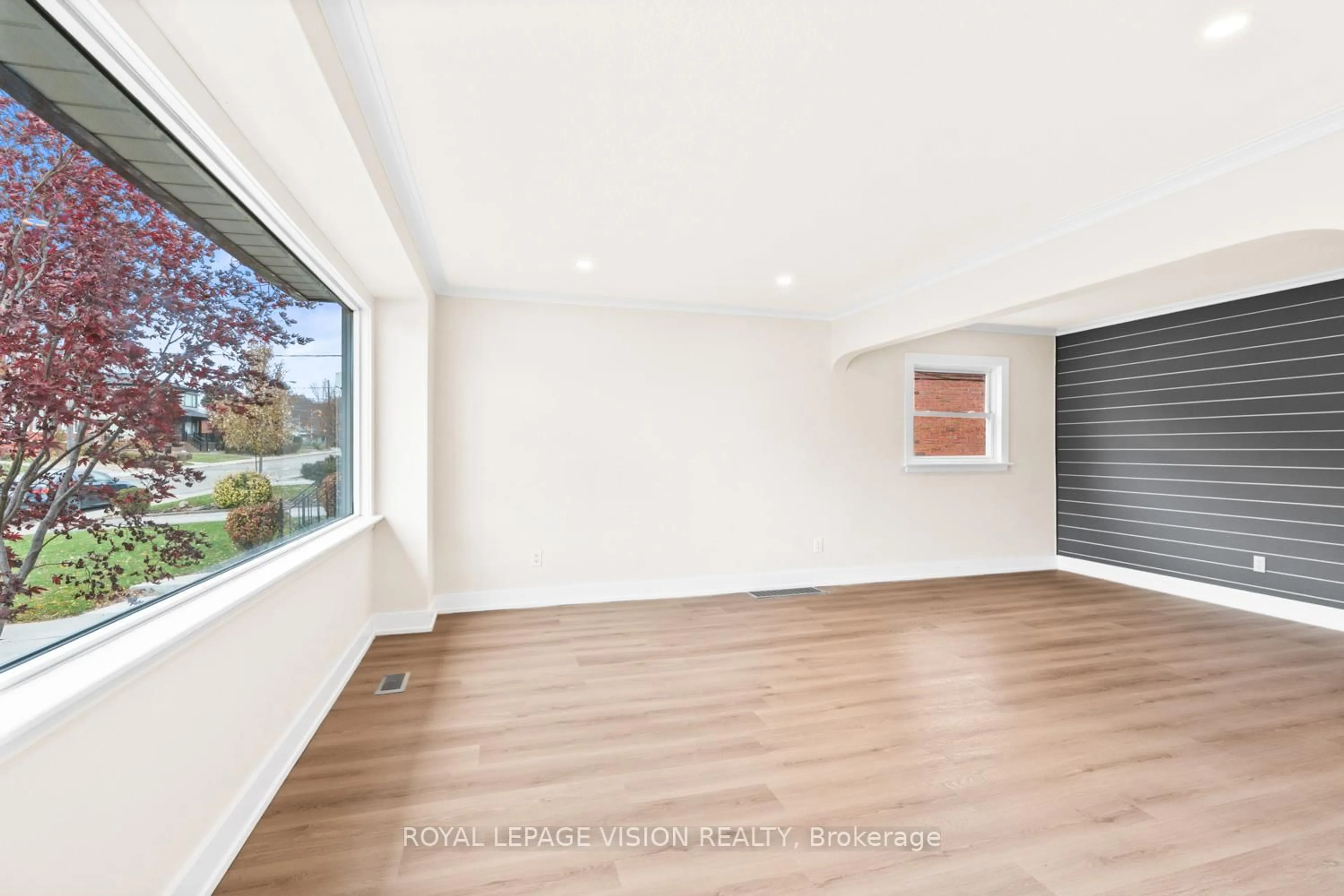 A pic of a room for 29 Donora Dr, Toronto Ontario M4B 1B6