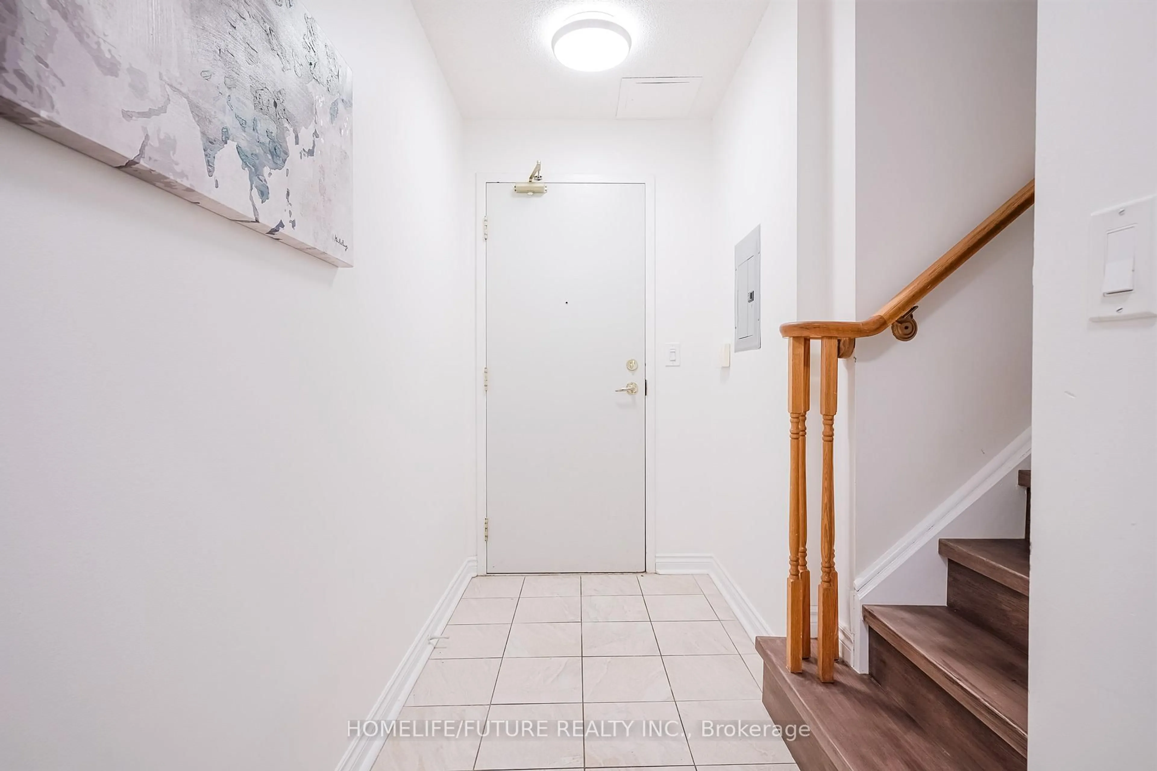 Indoor entryway for 5039 Finch Ave #Th 9, Toronto Ontario M1S 5L6