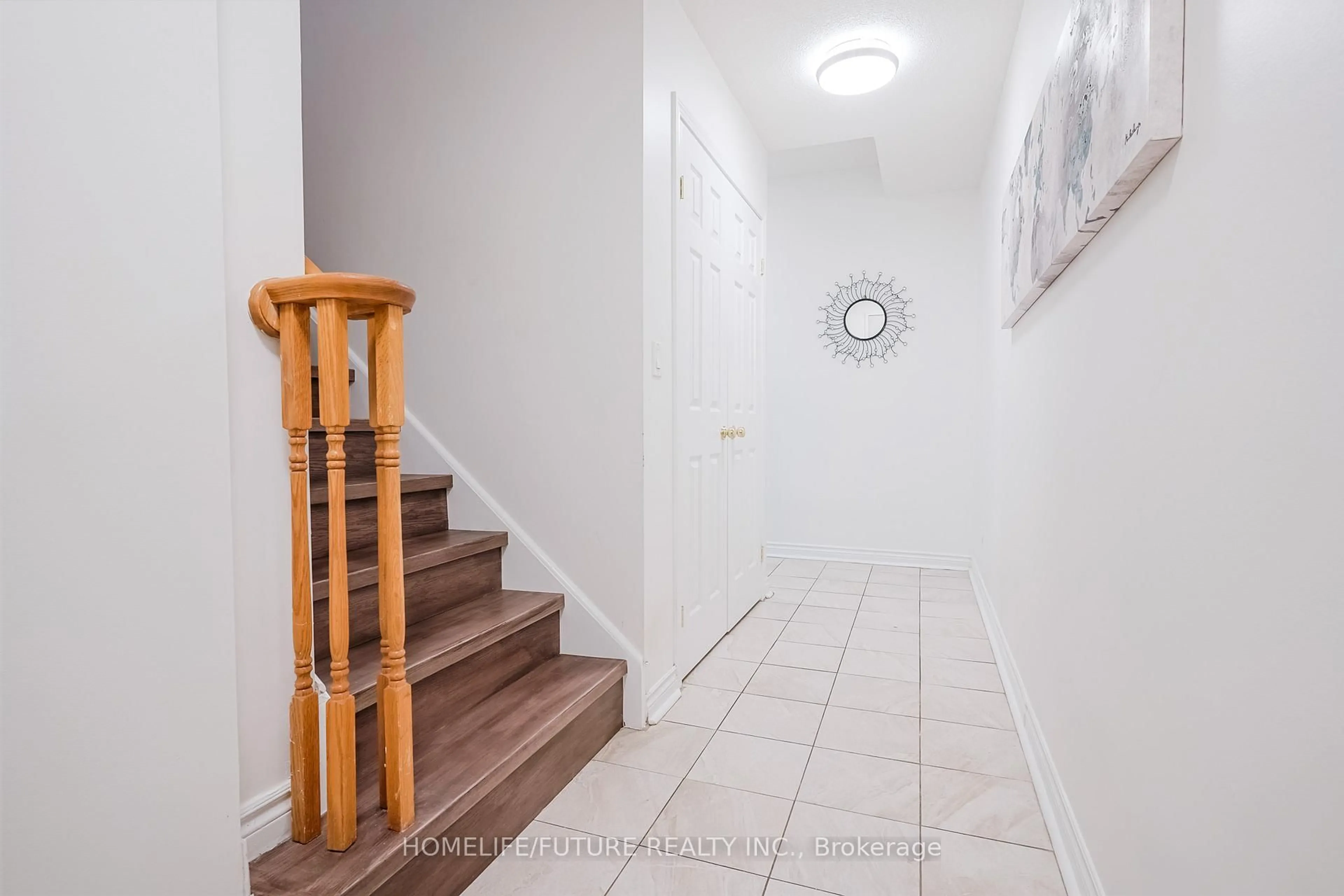 Indoor entryway for 5039 Finch Ave #Th 9, Toronto Ontario M1S 5L6