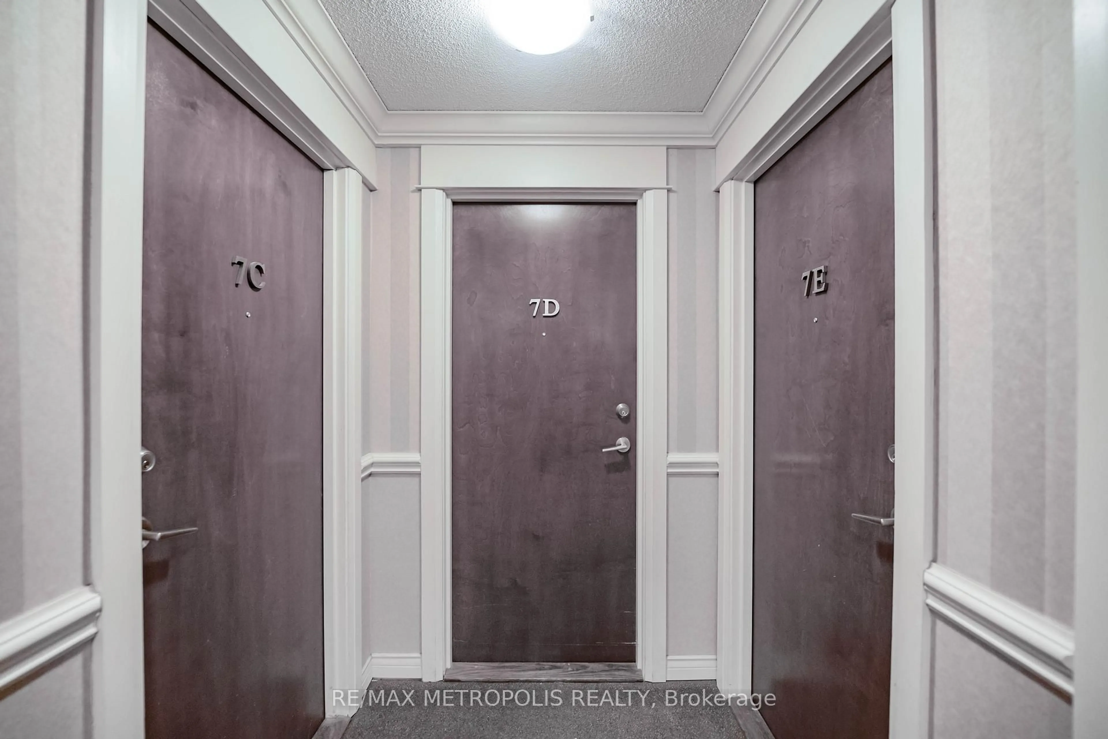 Indoor entryway for 6 Rosebank Dr #7D, Toronto Ontario M1B 0A1