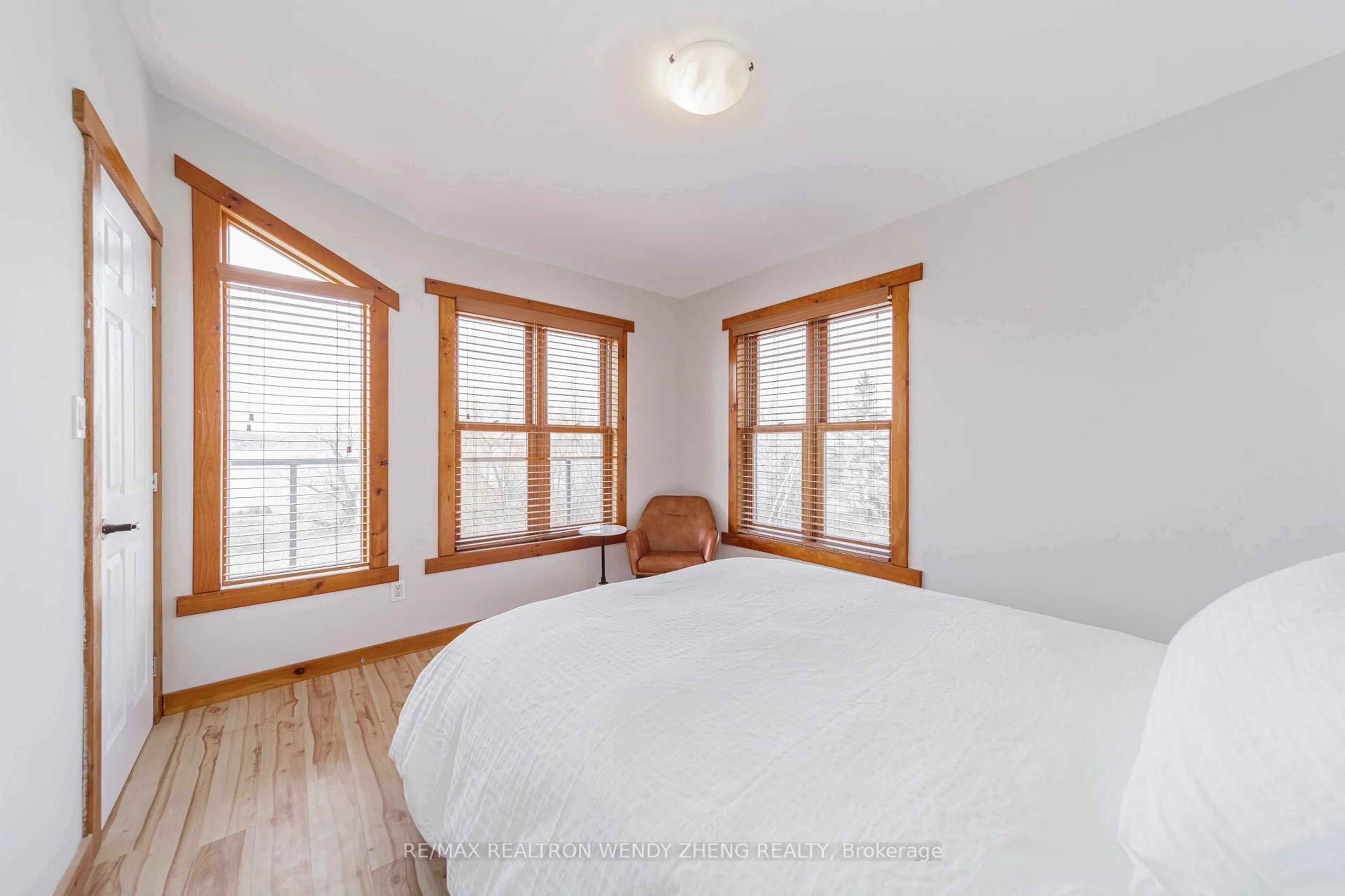 A pic of a room for 236 Summit Dr, Scugog Ontario L0B 1E0