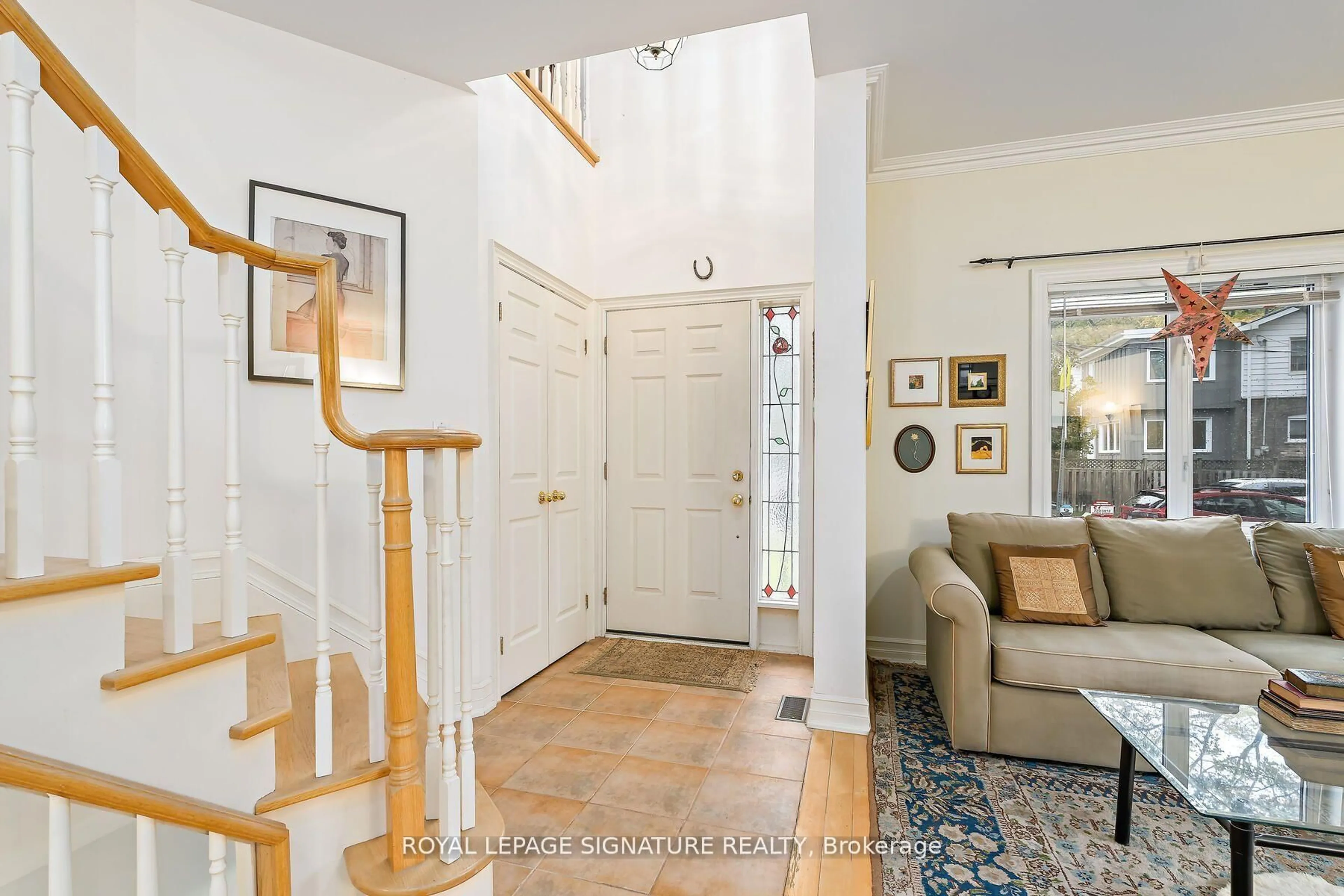 Indoor entryway for 110 Bowmore Rd, Toronto Ontario M4L 3J2