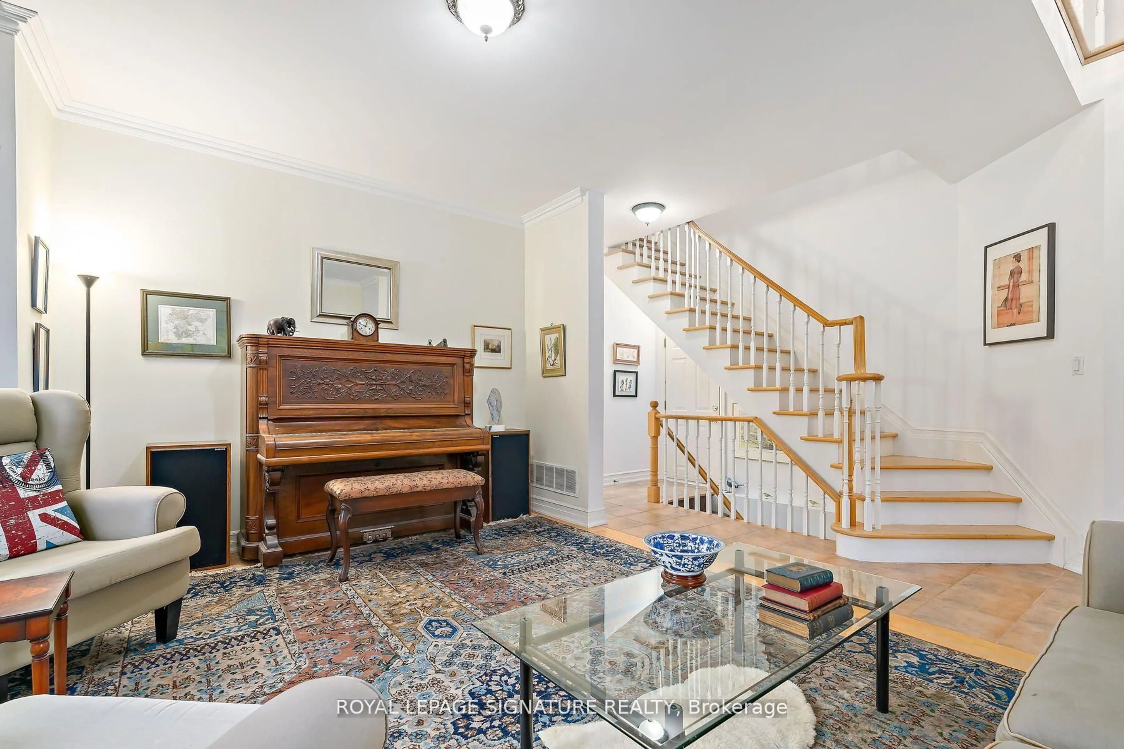 Unknown for 110 Bowmore Rd, Toronto Ontario M4L 3J2