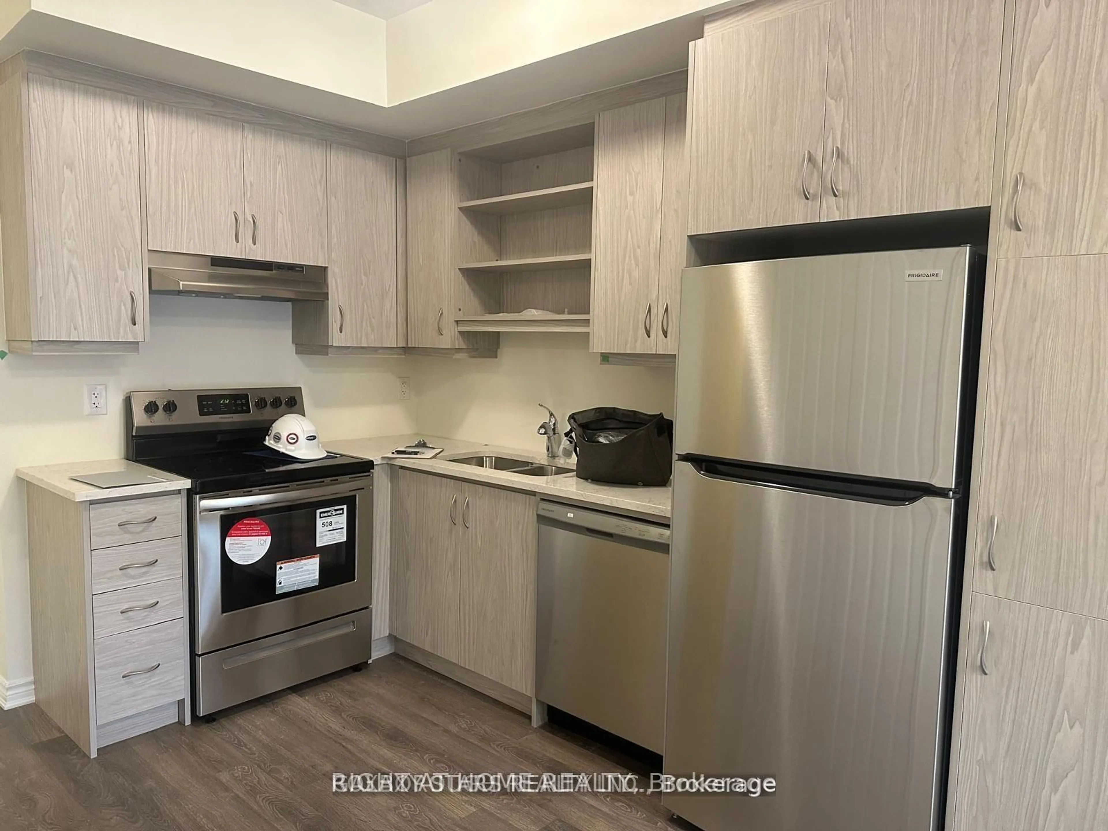 Standard kitchen, wood/laminate floor for 1081 Danforth Rd #135, Toronto Ontario M1J 2C7