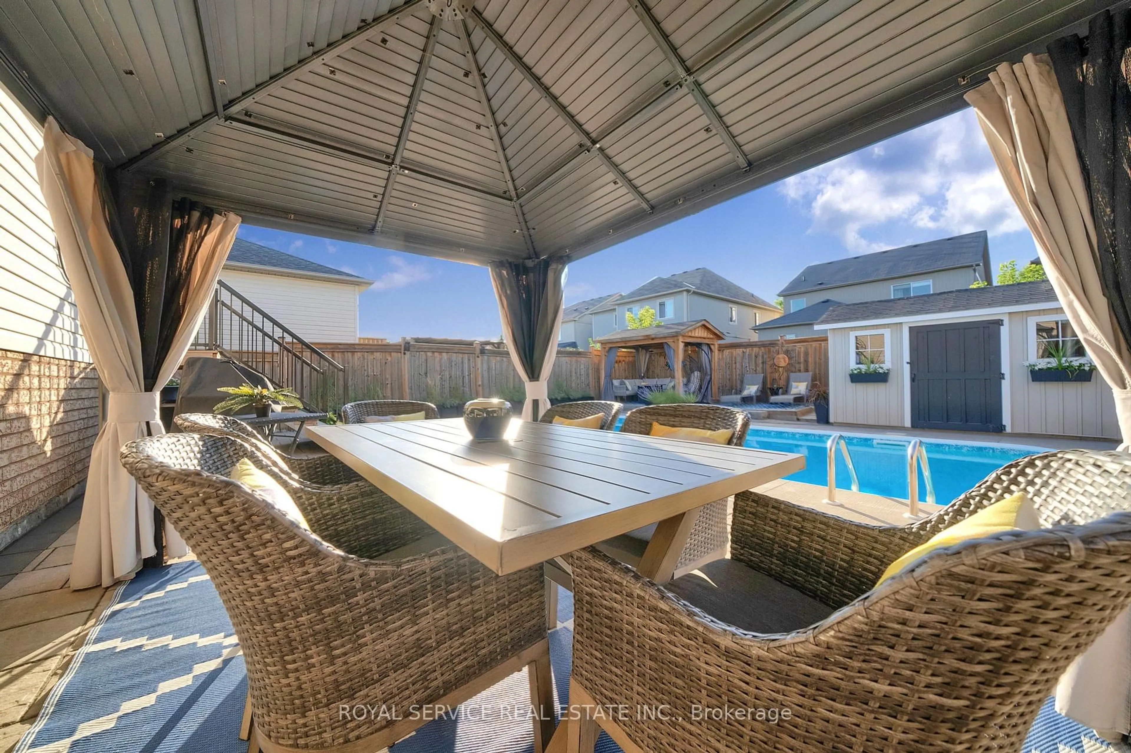 Patio, street for 6 Goodwin Ave, Clarington Ontario L1C 4Z4