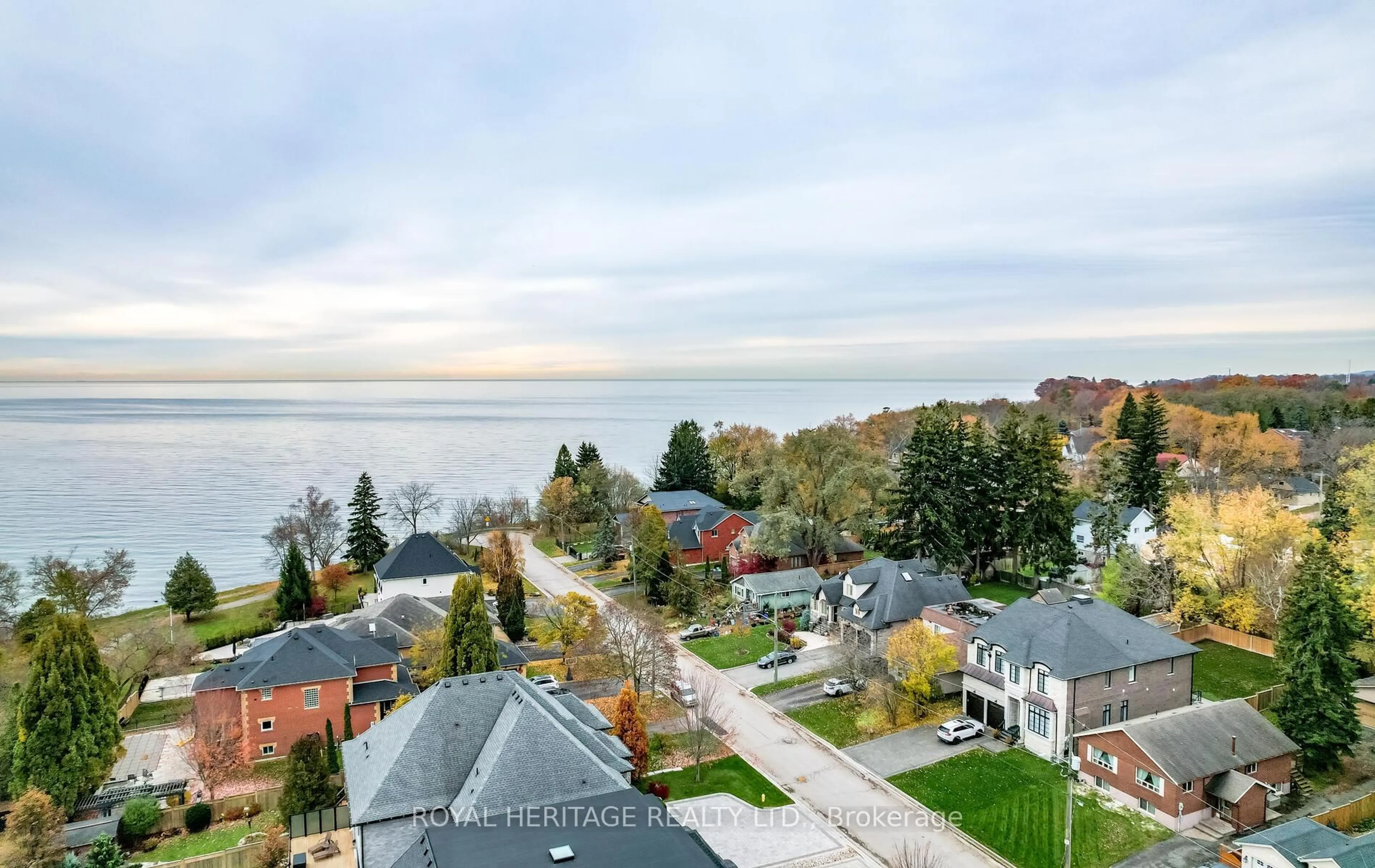 A pic from outside/outdoor area/front of a property/back of a property/a pic from drone, water/lake/river/ocean view for 548 Marksbury Rd, Pickering Ontario L1W 2S6