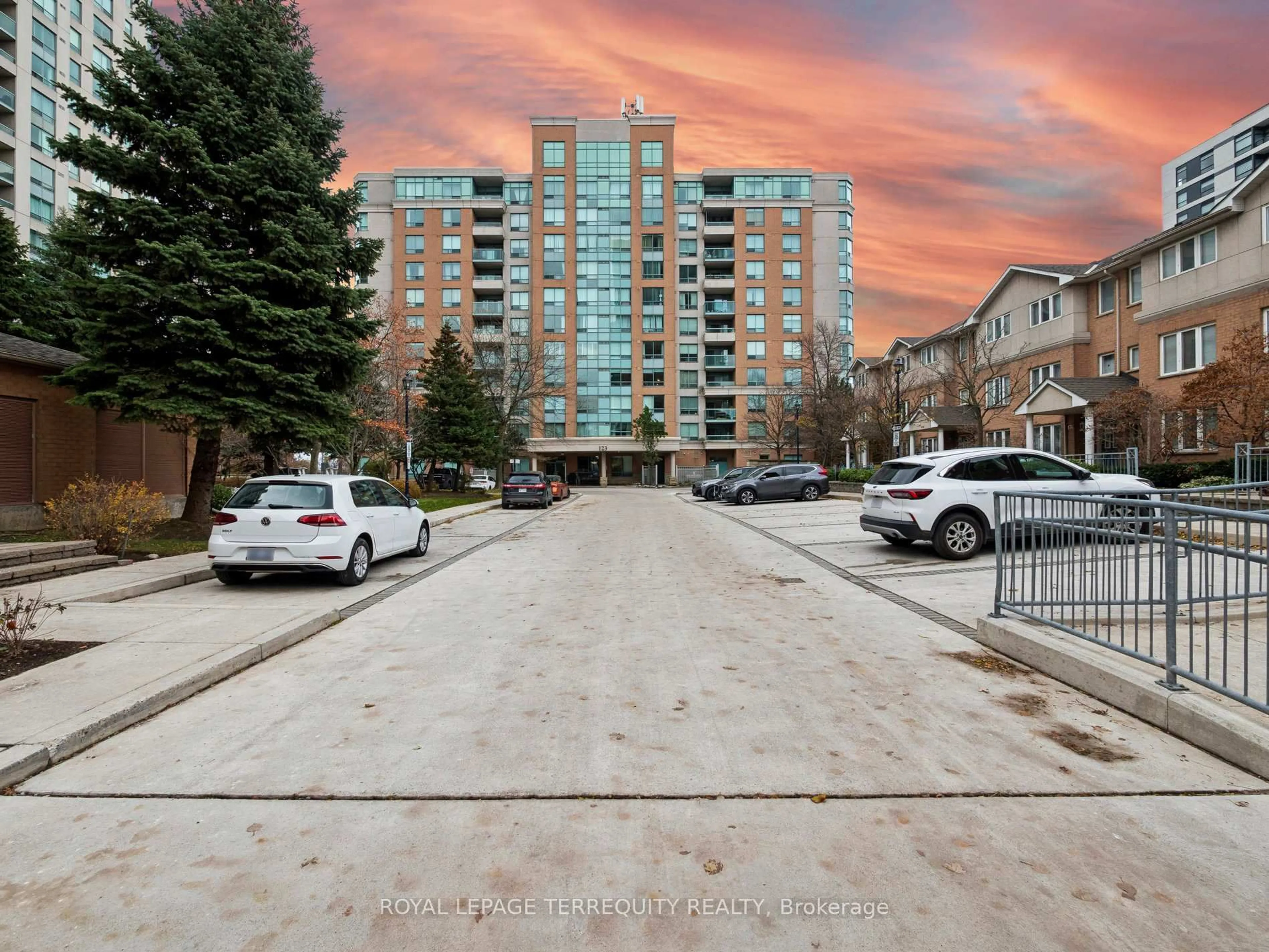 A pic from outside/outdoor area/front of a property/back of a property/a pic from drone, street for 123 Omni Dr #565, Toronto Ontario M1P 5A8
