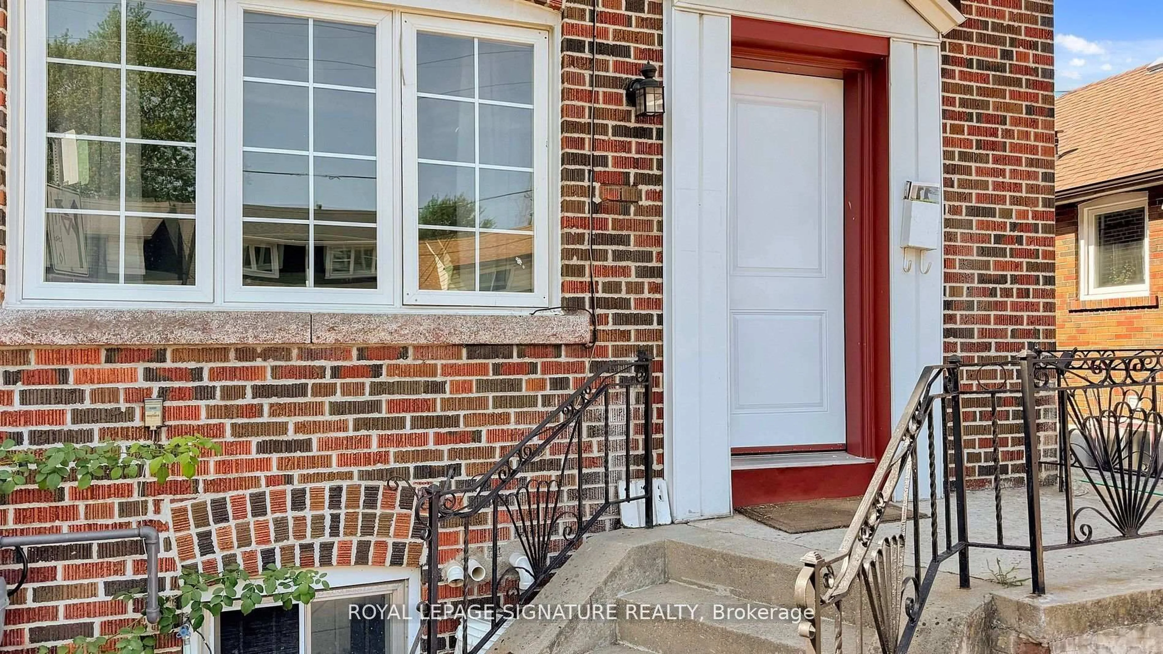 Unknown for 1130 Woodbine Ave, Toronto Ontario M4C 4C8