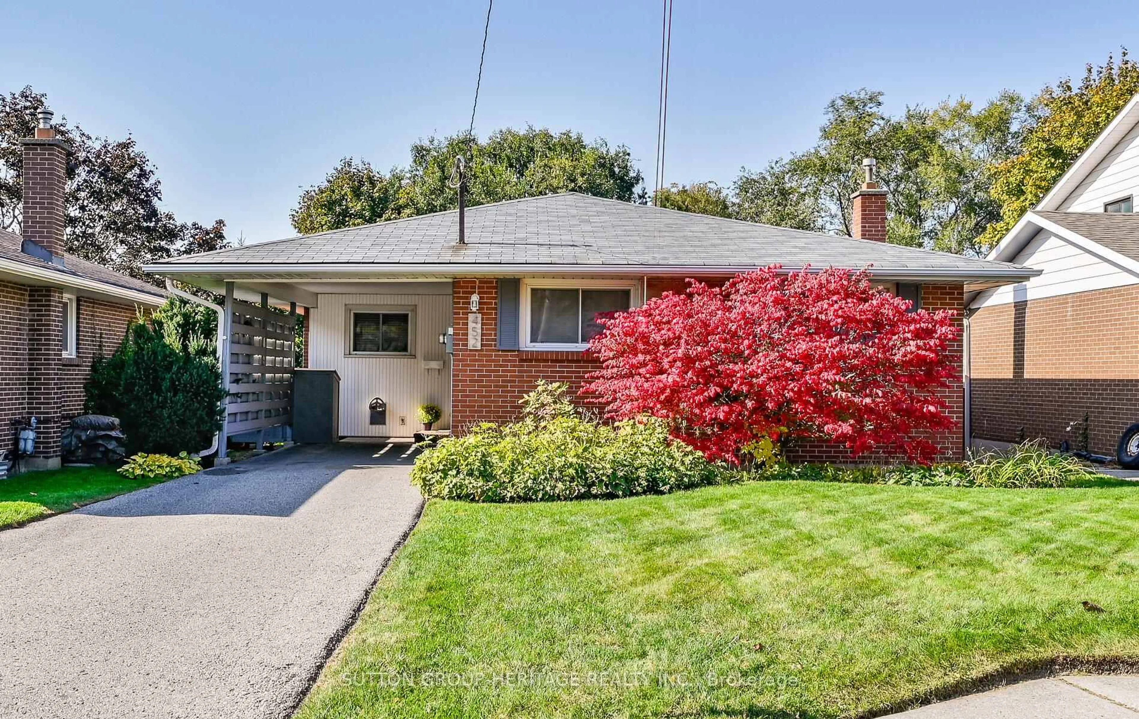 Home with brick exterior material, street for 452 Elizabeth St, Oshawa Ontario L1J 5T1