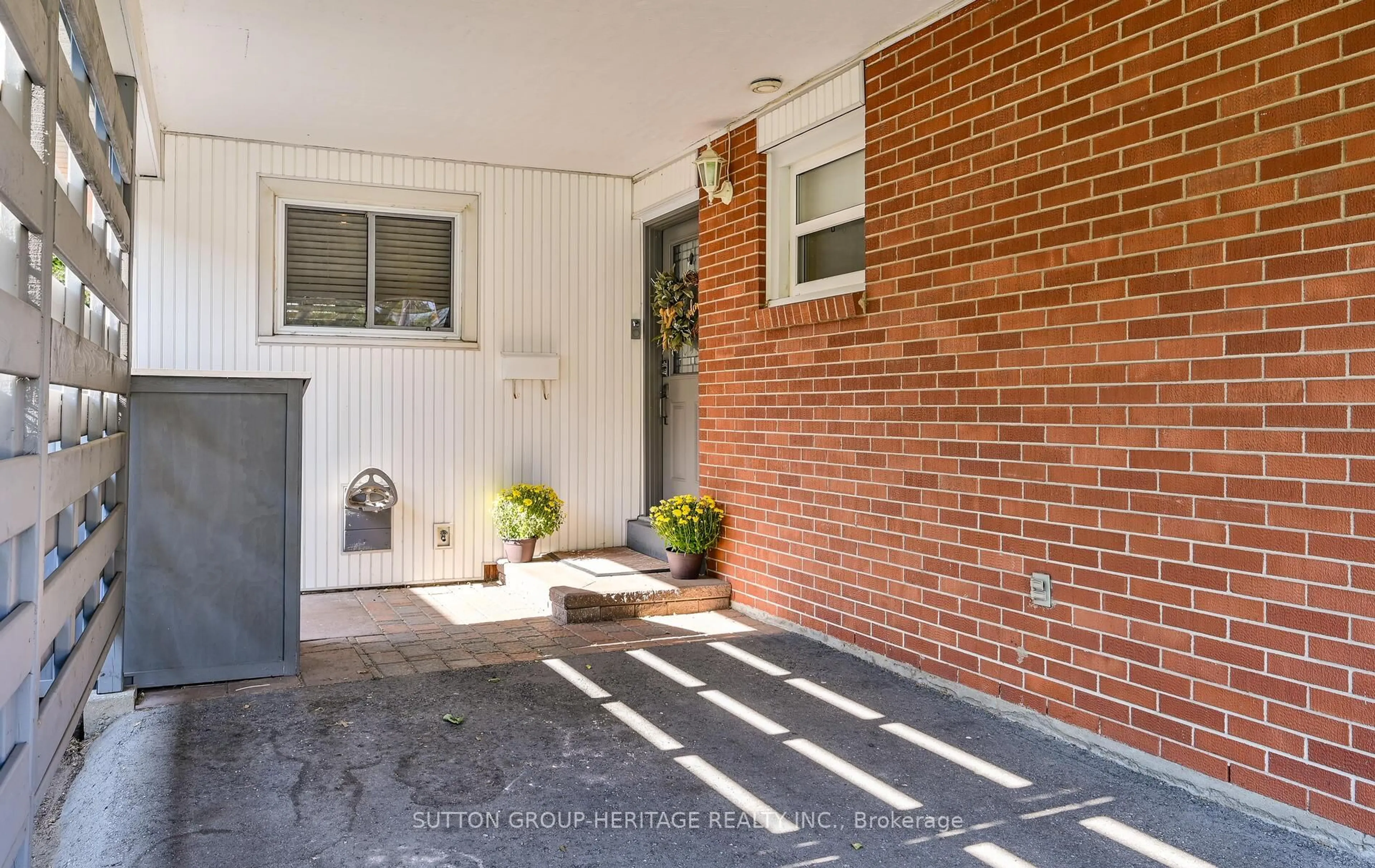 Unknown for 452 Elizabeth St, Oshawa Ontario L1J 5T1