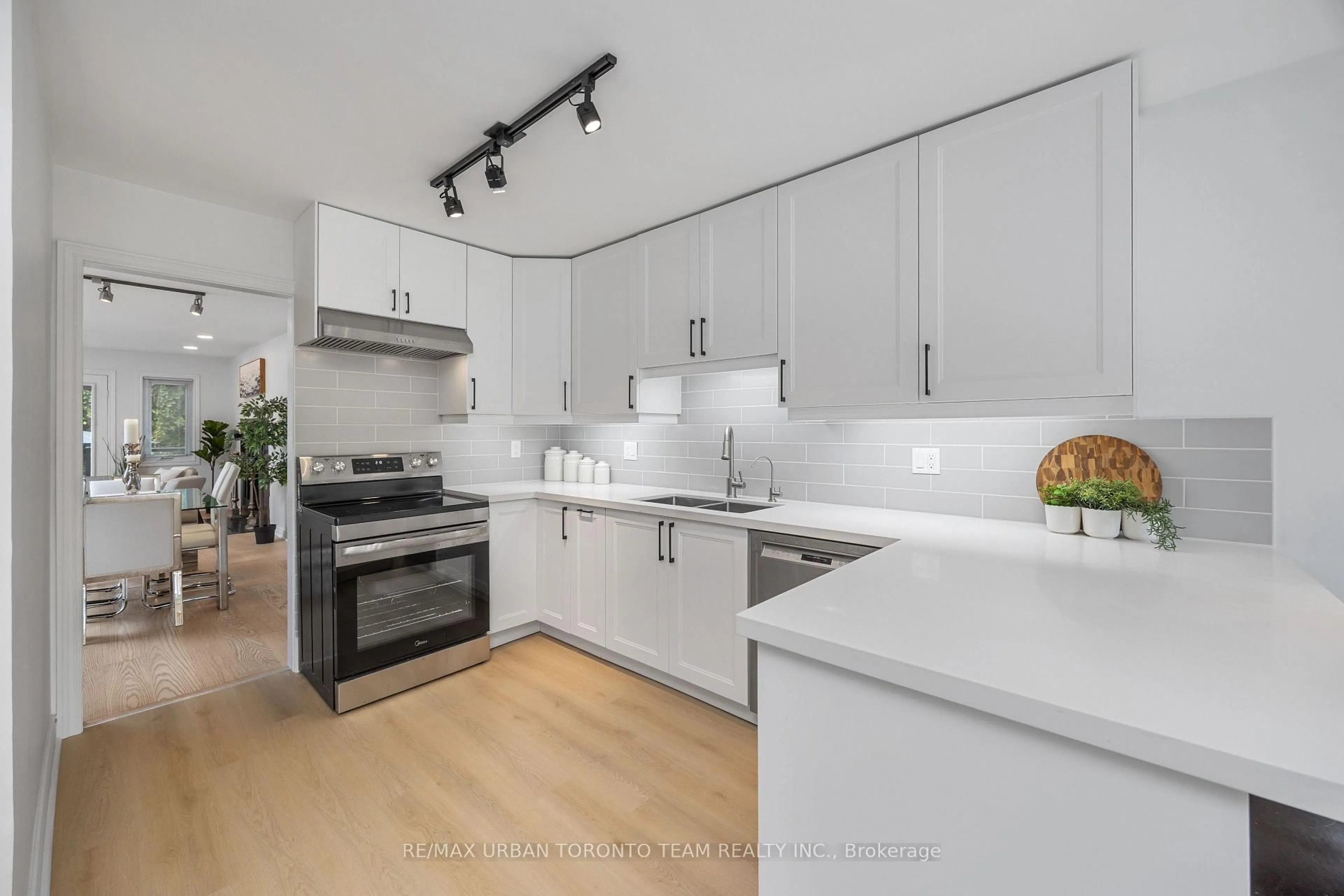 Unknown for 50 Ashland Ave, Toronto Ontario M4L 1K1