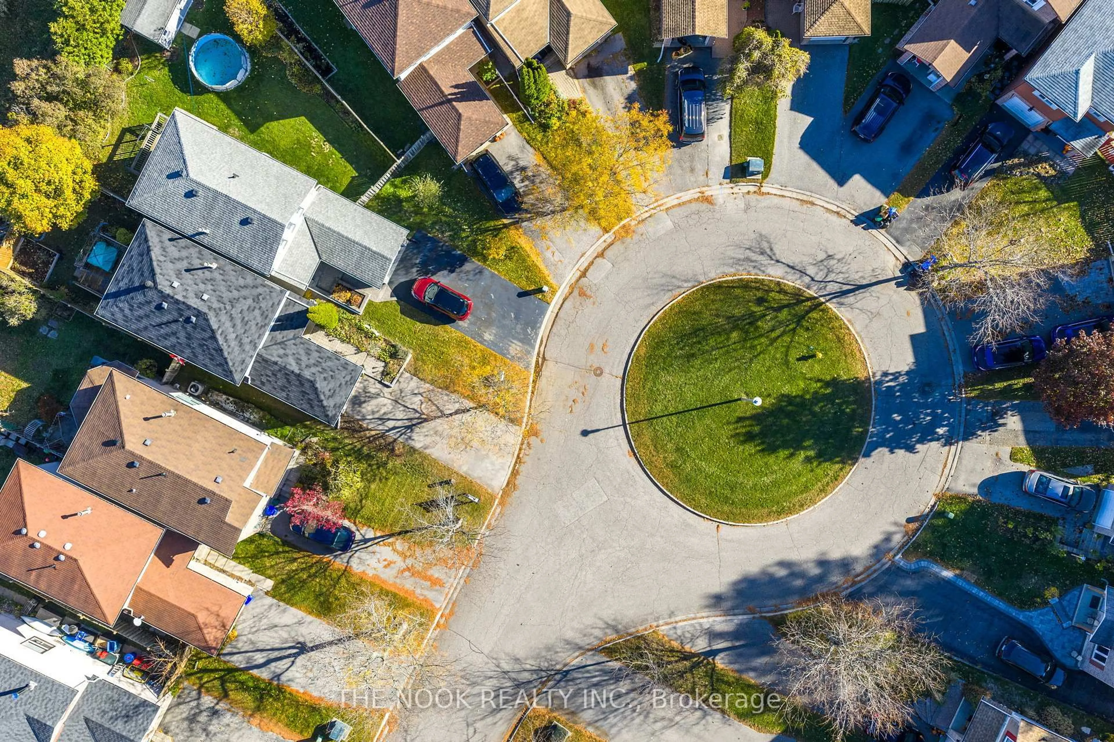 A pic from outside/outdoor area/front of a property/back of a property/a pic from drone, street for 761 Crowells Crt, Oshawa Ontario L1K 1X1