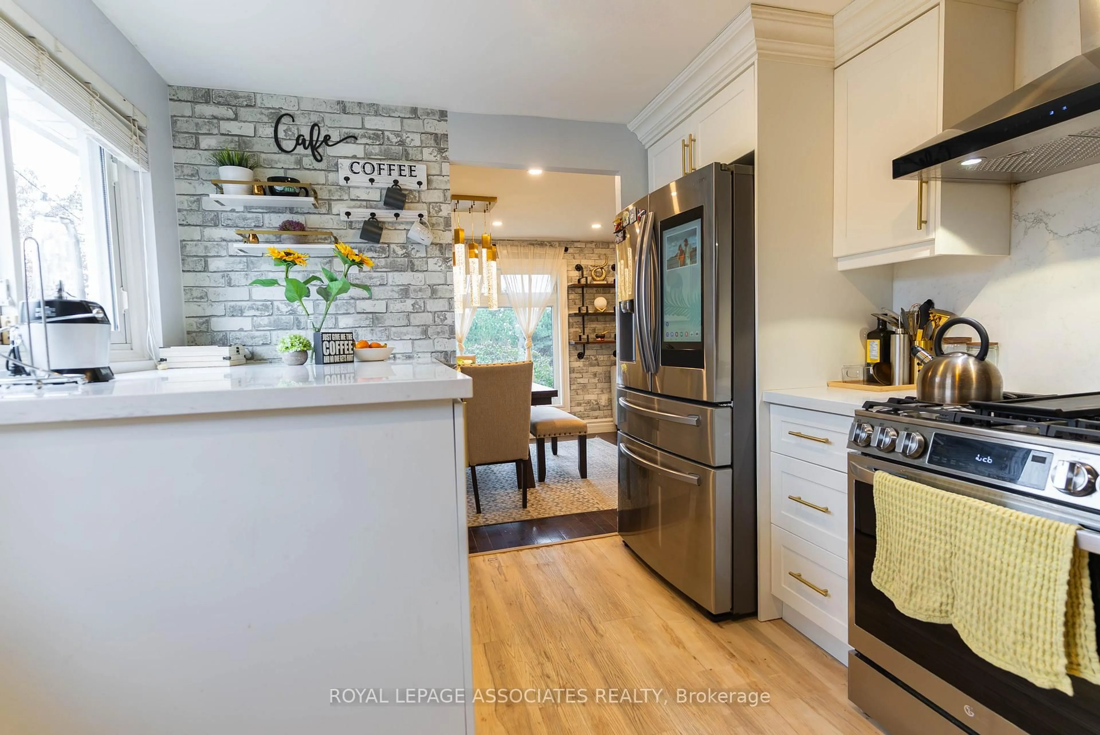 Contemporary kitchen, ceramic/tile floor for 692 Down Cres, Oshawa Ontario L1H 7Y1