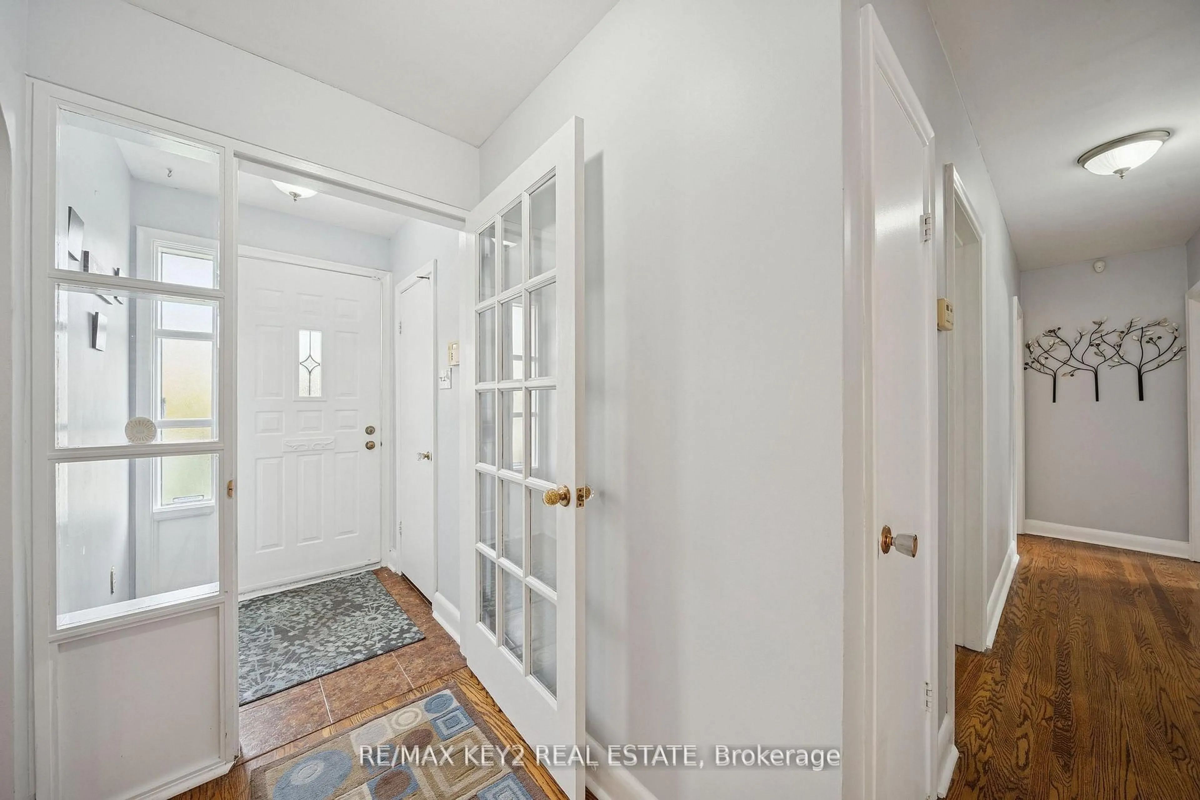 Indoor entryway for 172 Allanford Rd, Toronto Ontario M1T 2N9