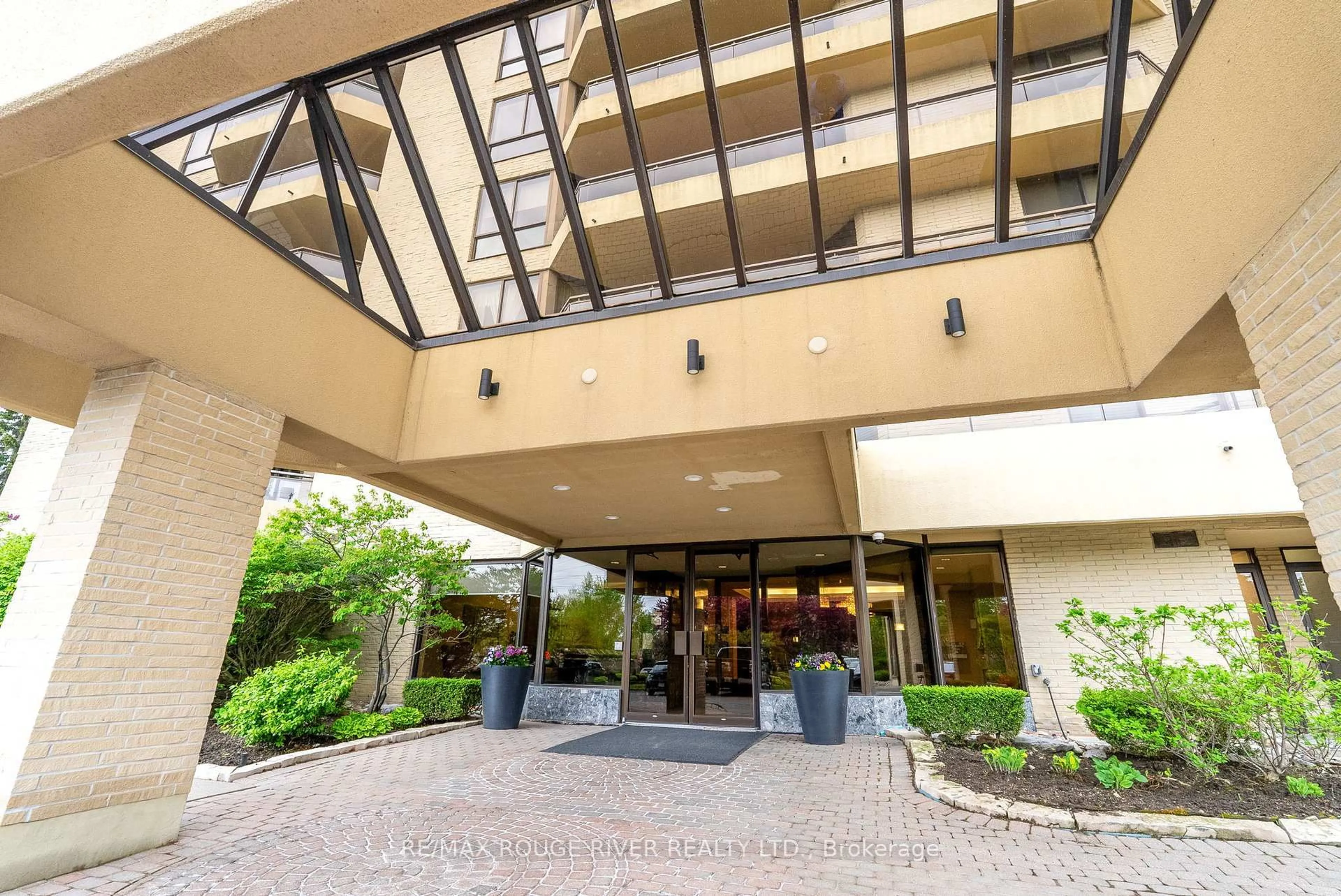 Lobby for 900 Wilson Rd #506, Oshawa Ontario L1G 7T2