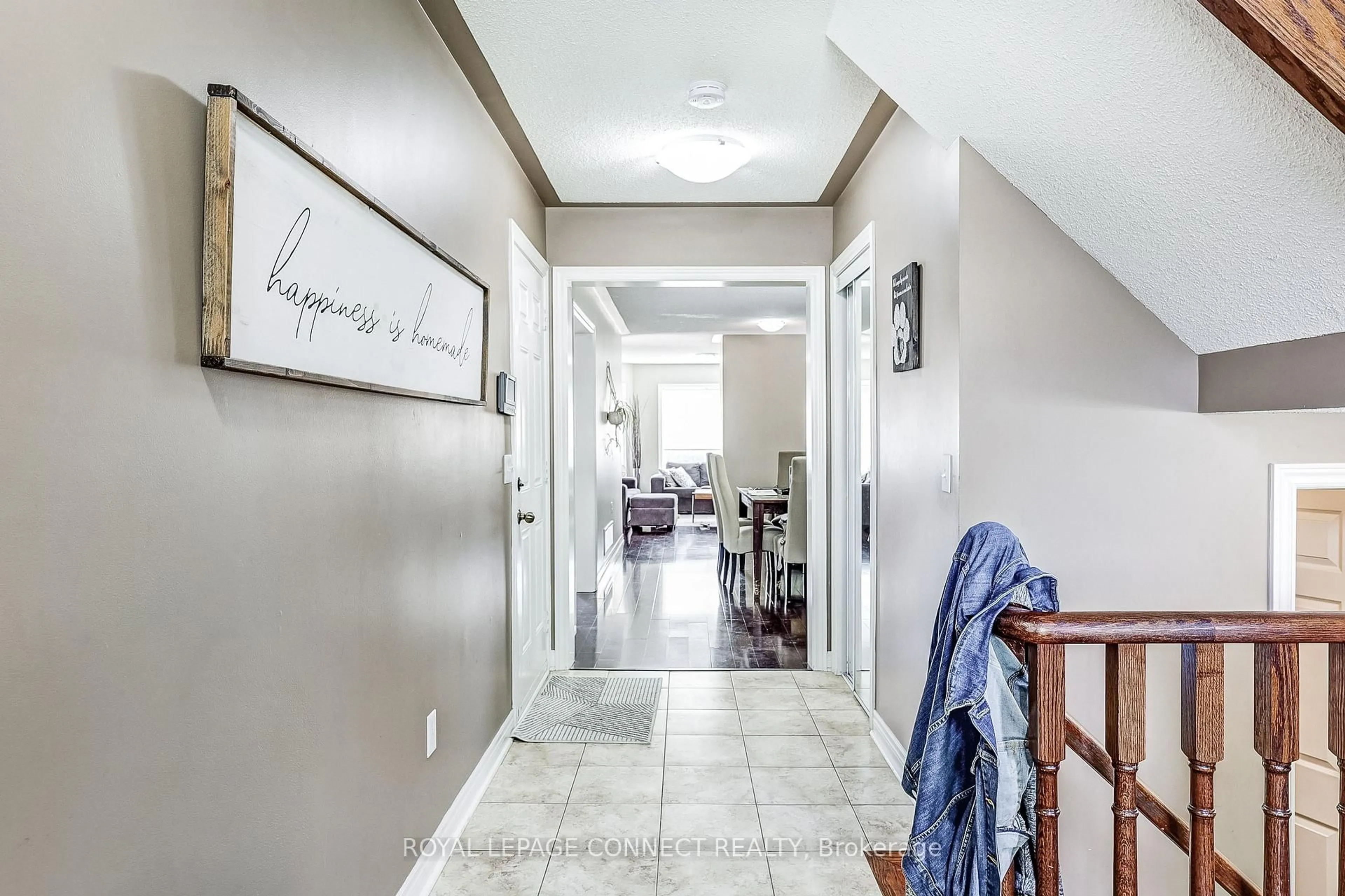 Indoor entryway for 55 Aylesworth Ave, Clarington Ontario L1E 3J8