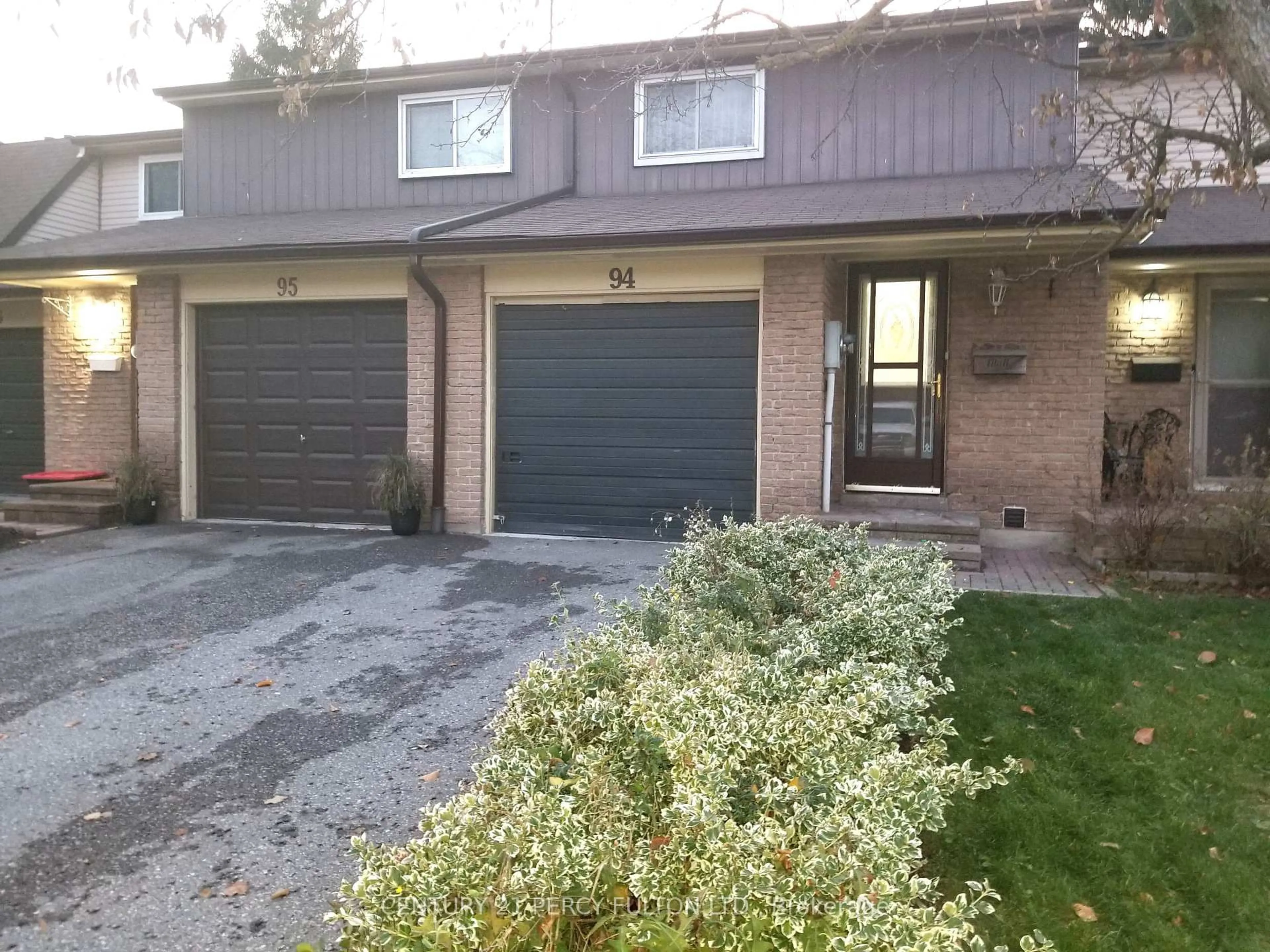 Unknown for 923 Burns St #94, Whitby Ontario L1N 6J5