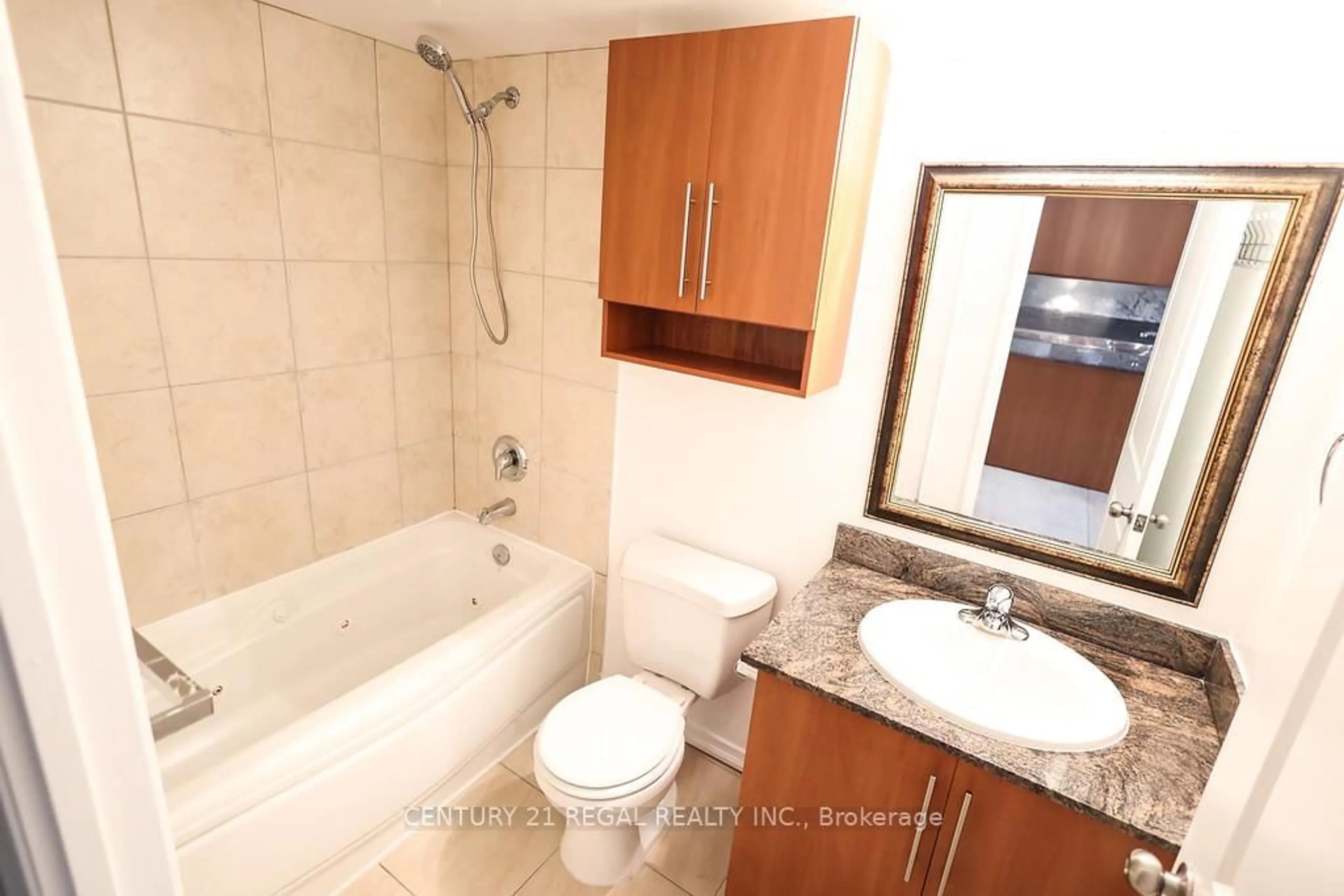 Standard bathroom, unknown for 8 Rosebank Dr #3I, Toronto Ontario M1B 5Z3
