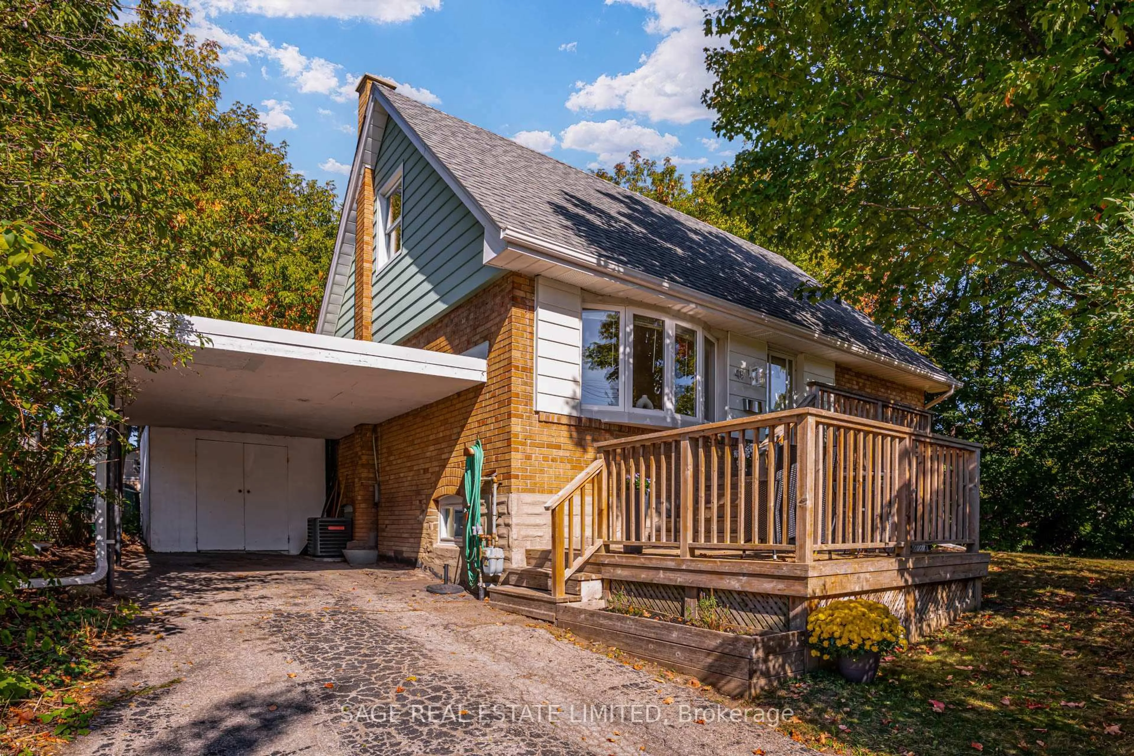 Home with vinyl exterior material, street for 48 Shropshire Dr, Toronto Ontario M1P 1Y8