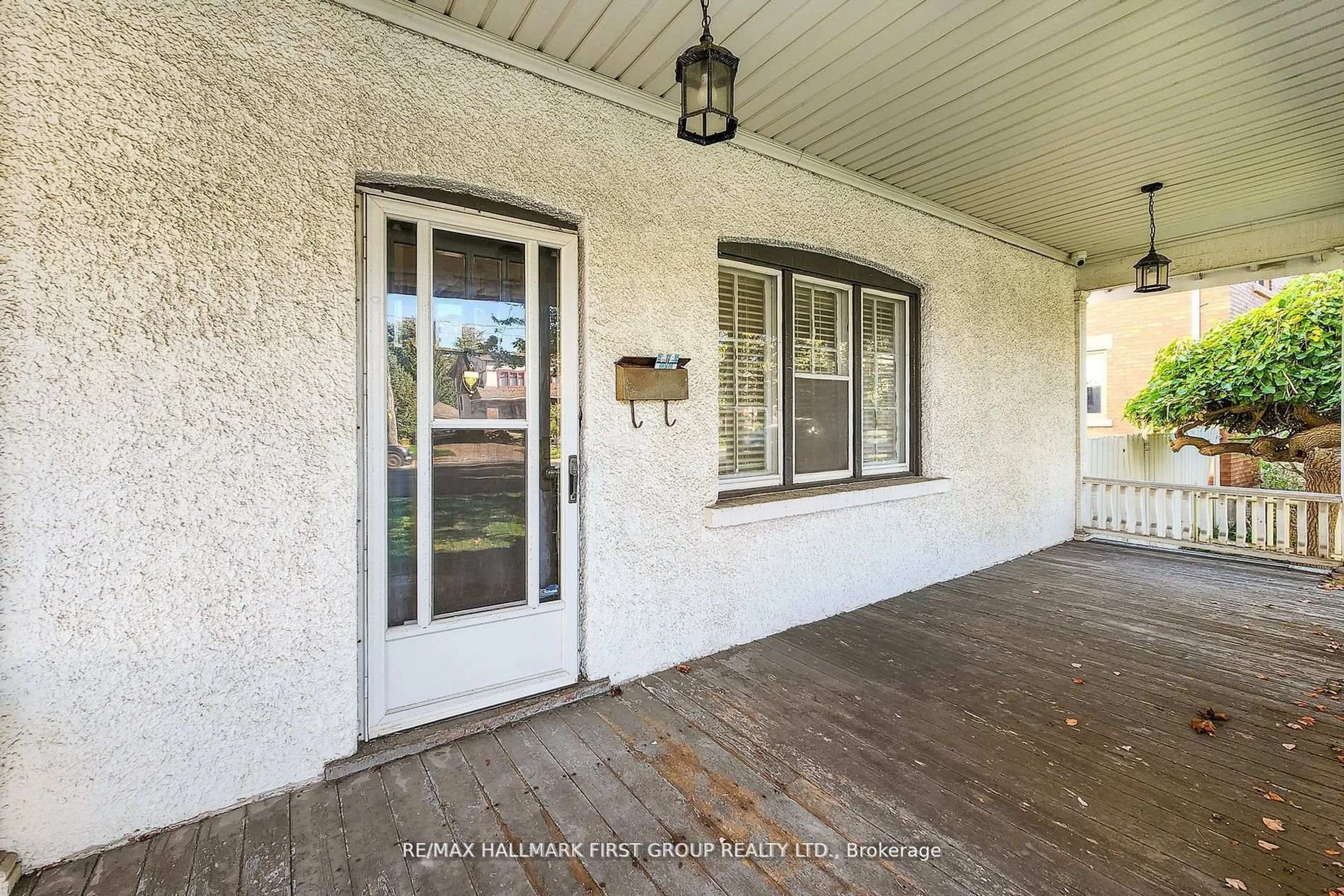 Unknown for 481 Simcoe St, Oshawa Ontario L1G 4T8