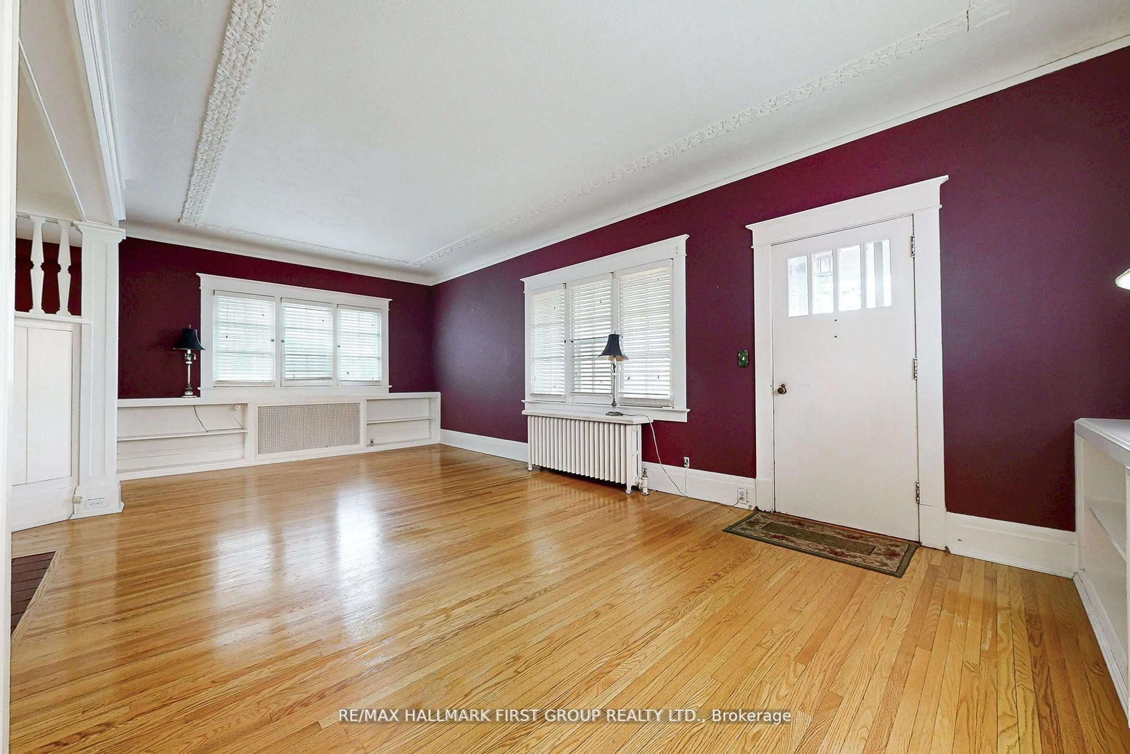 Unknown for 481 Simcoe St, Oshawa Ontario L1G 4T8