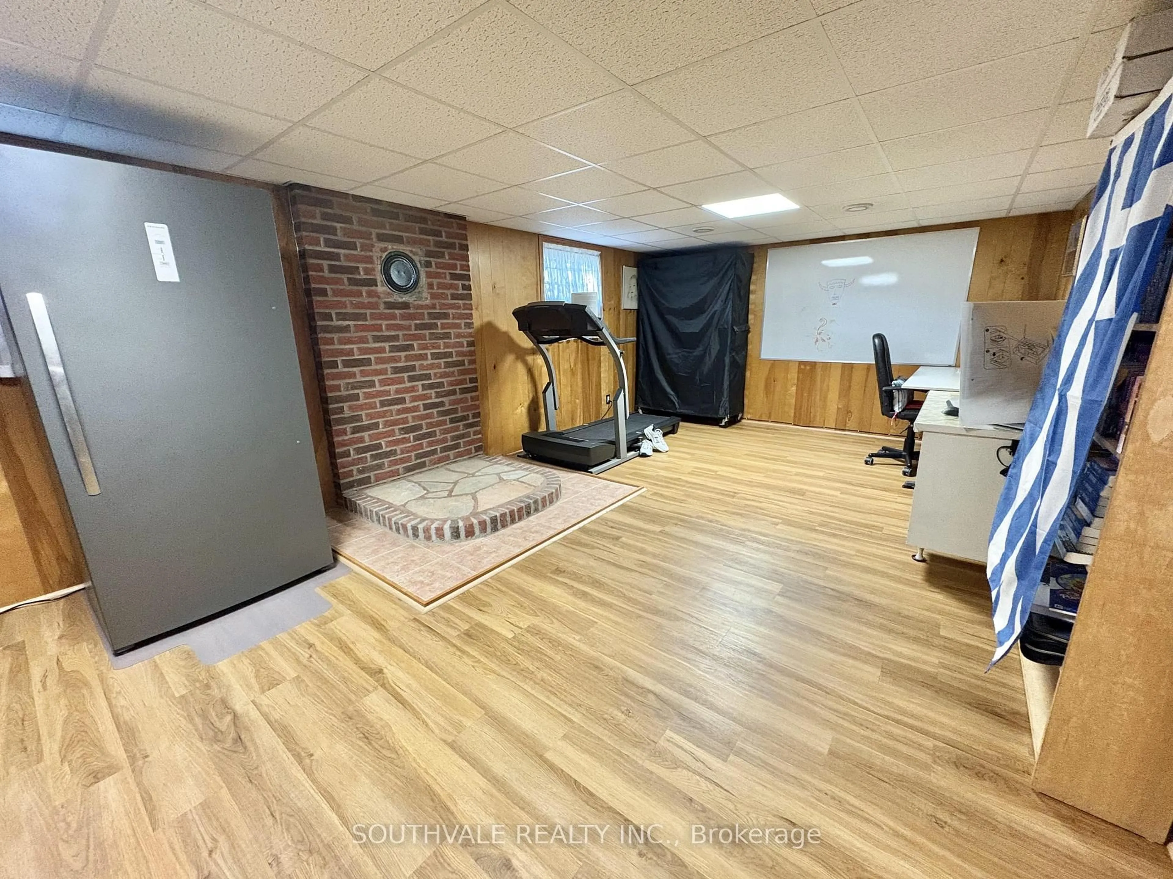 A pic of a room for 90 Trinnell Blvd, Toronto Ontario M1L 1S7