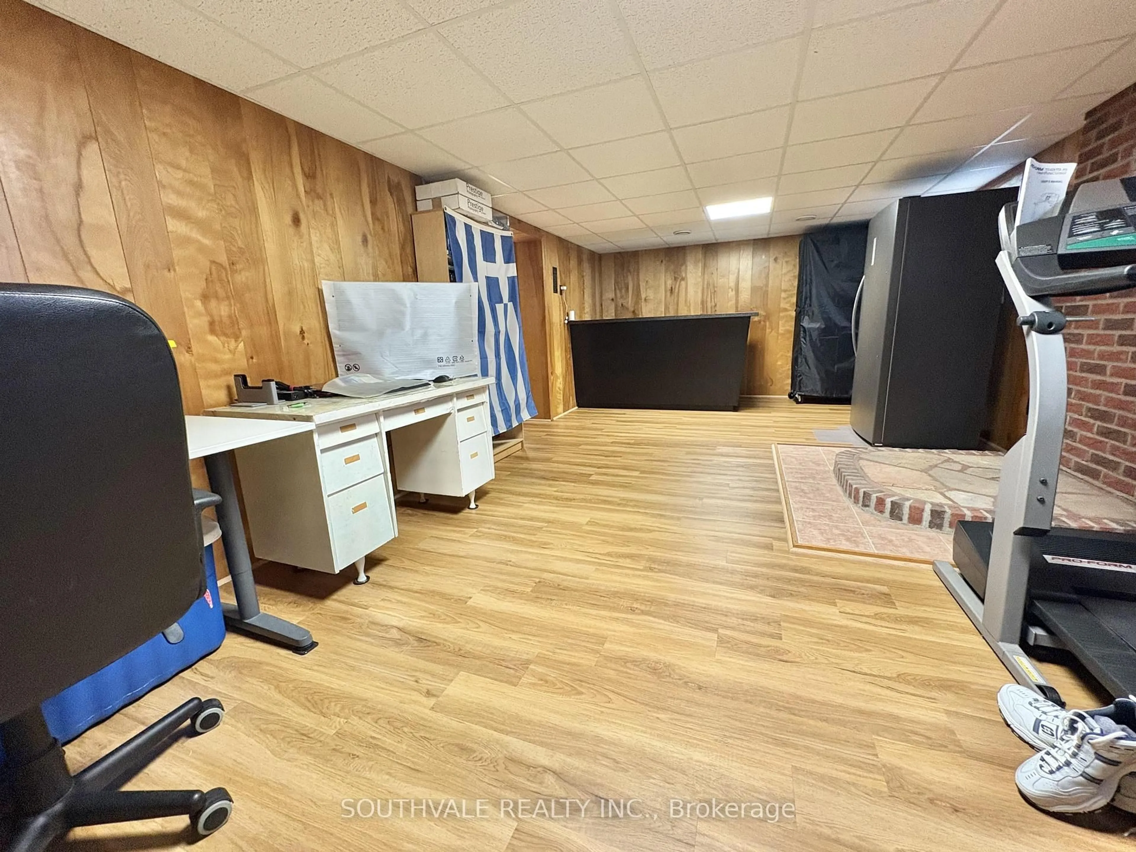 A pic of a room for 90 Trinnell Blvd, Toronto Ontario M1L 1S7