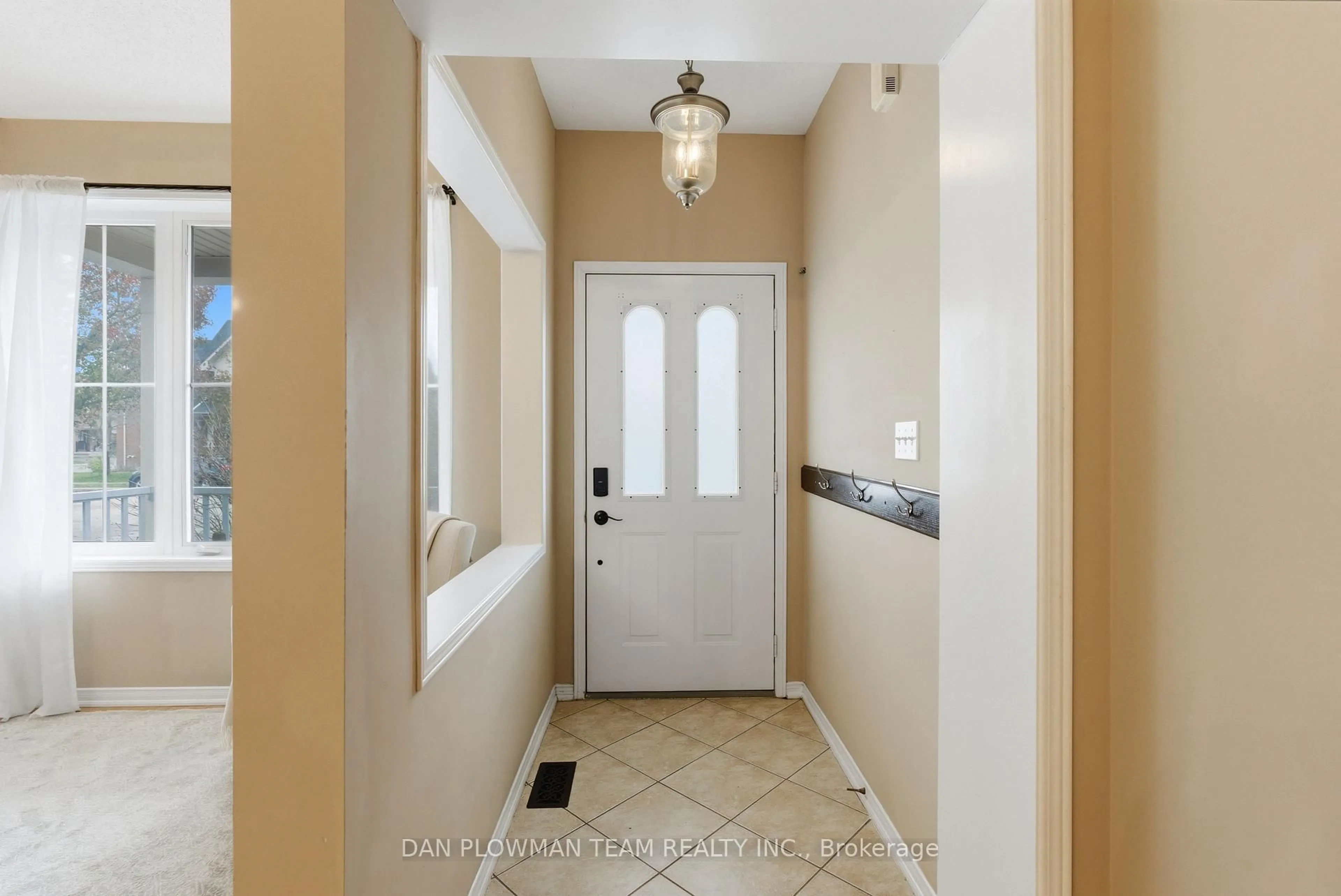 Indoor entryway for 4 Boyd Cres, Ajax Ontario L1Z 1Y2
