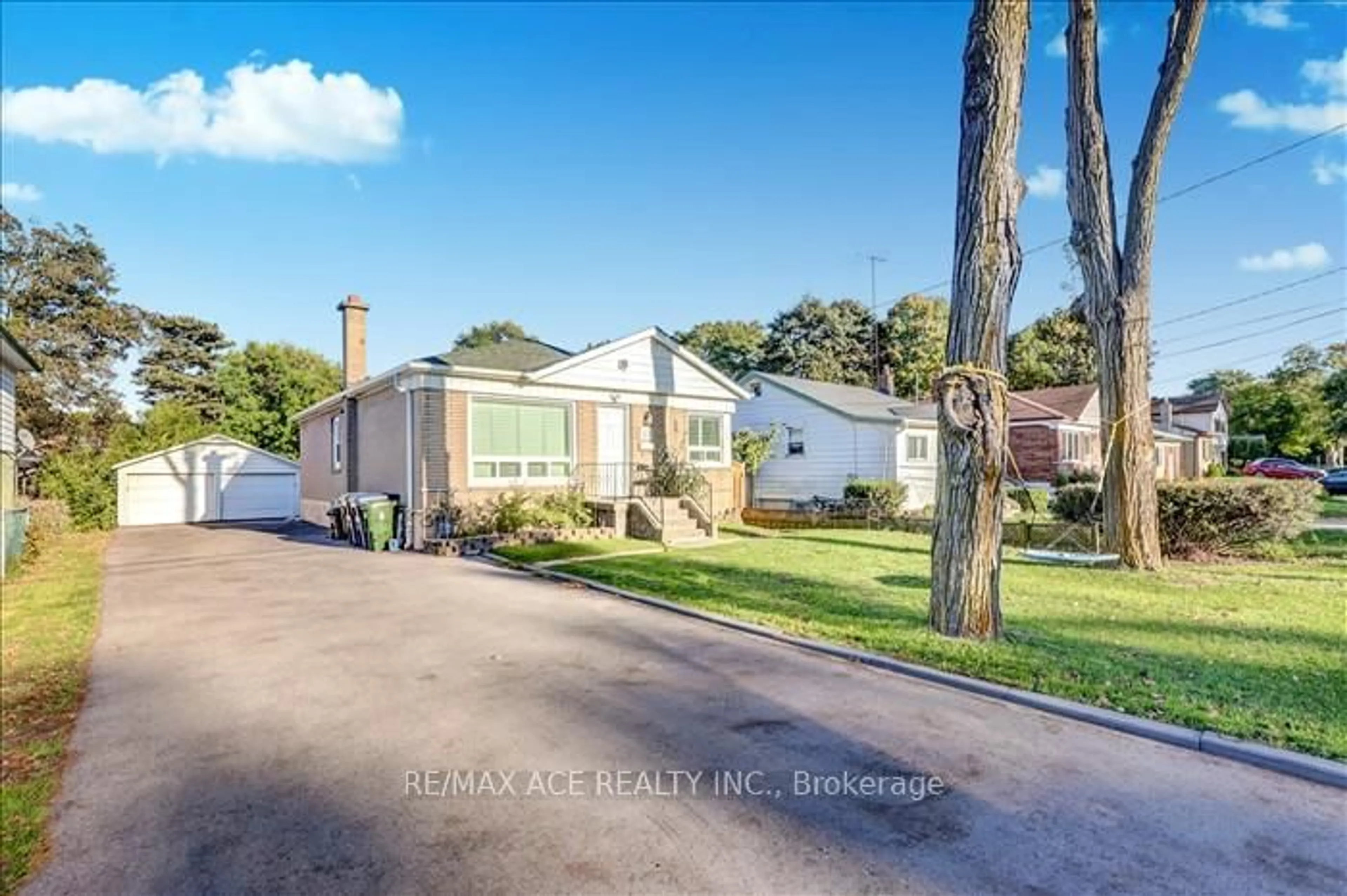 A pic from outside/outdoor area/front of a property/back of a property/a pic from drone, street for 53 Falaise Rd, Toronto Ontario M1E 3B7