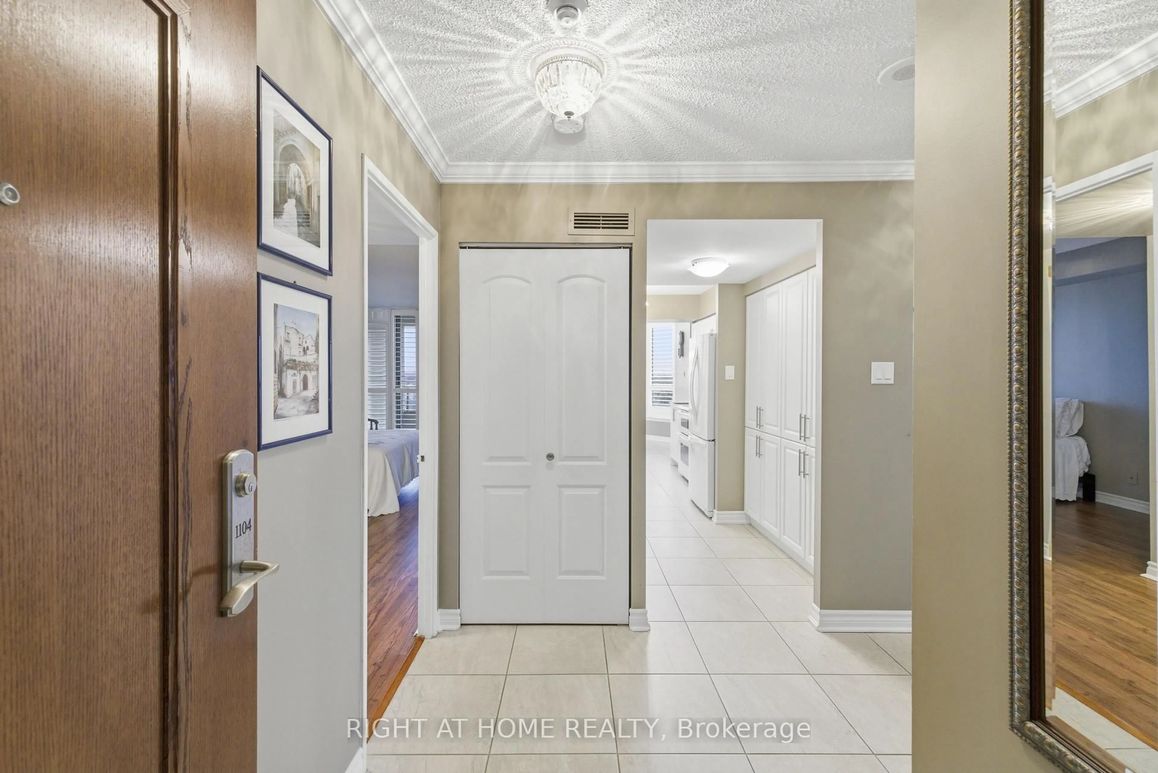 Indoor entryway for 1890 Valley Farm Rd #1104, Pickering Ontario L1V 6B4