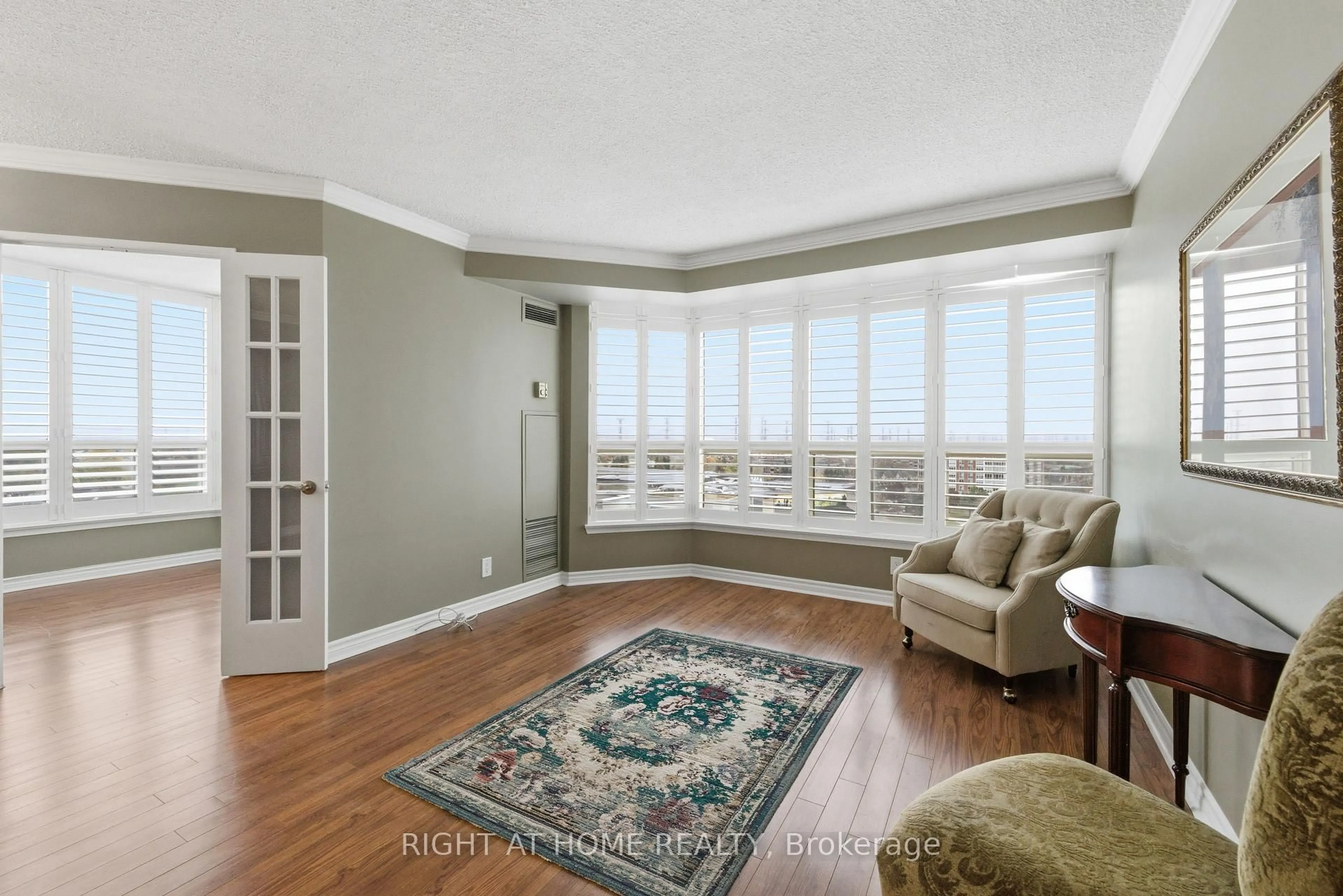 Unknown for 1890 Valley Farm Rd #1104, Pickering Ontario L1V 6B4