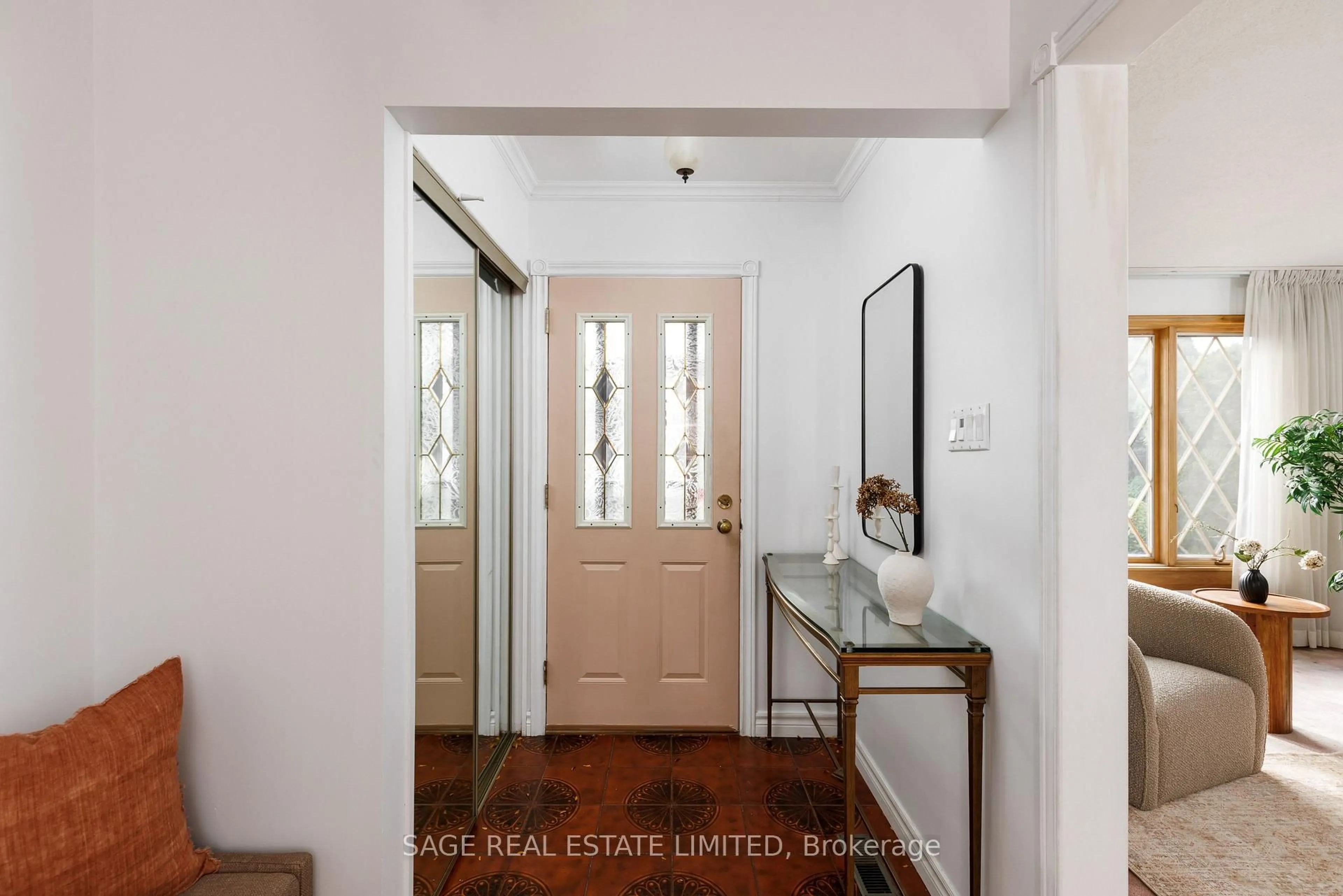 Indoor entryway for 106 Timberbank Blvd, Toronto Ontario M1W 1Z9