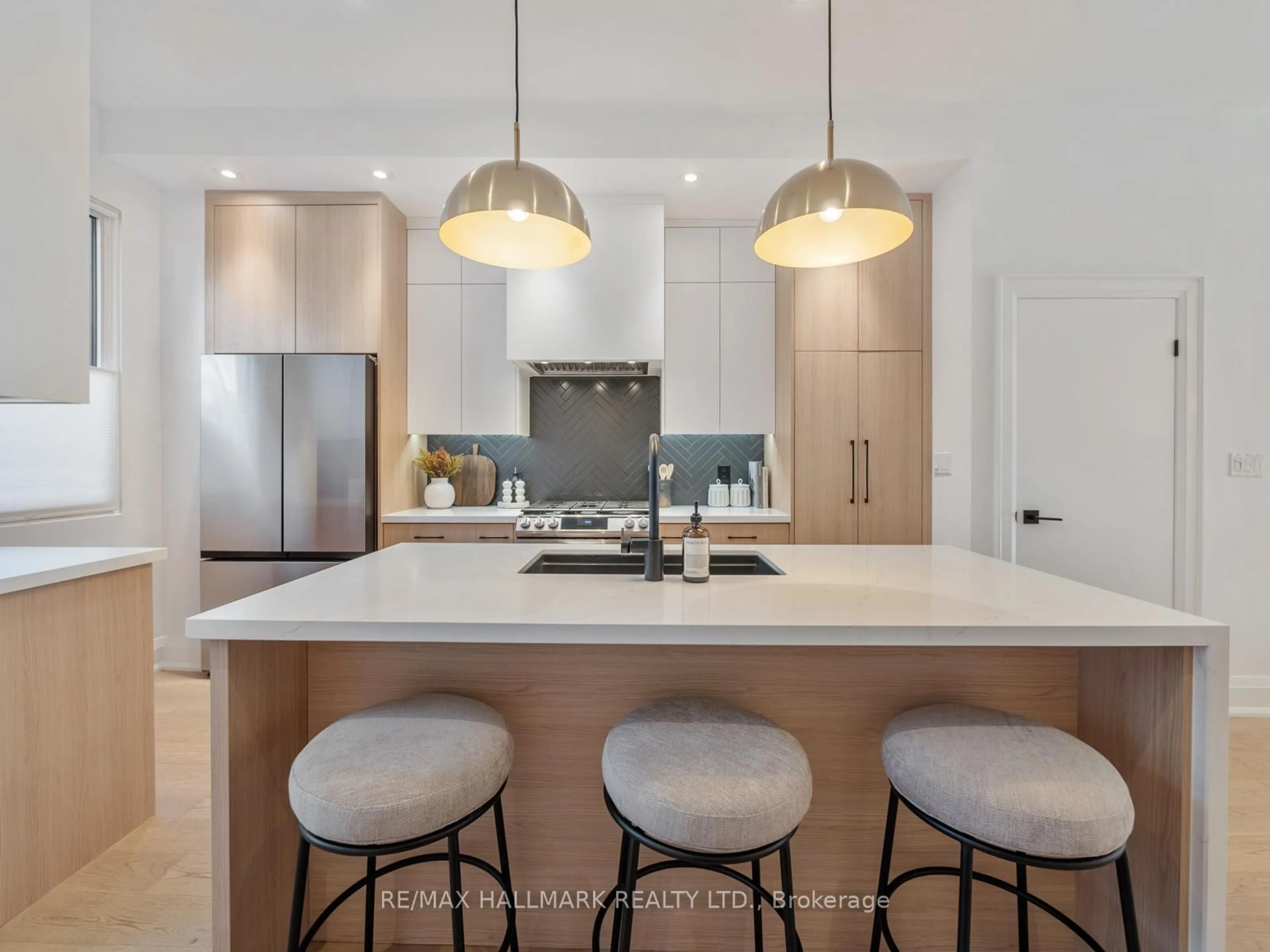 Contemporary kitchen, unknown for 47 Allen Ave, Toronto Ontario M4M 1T5