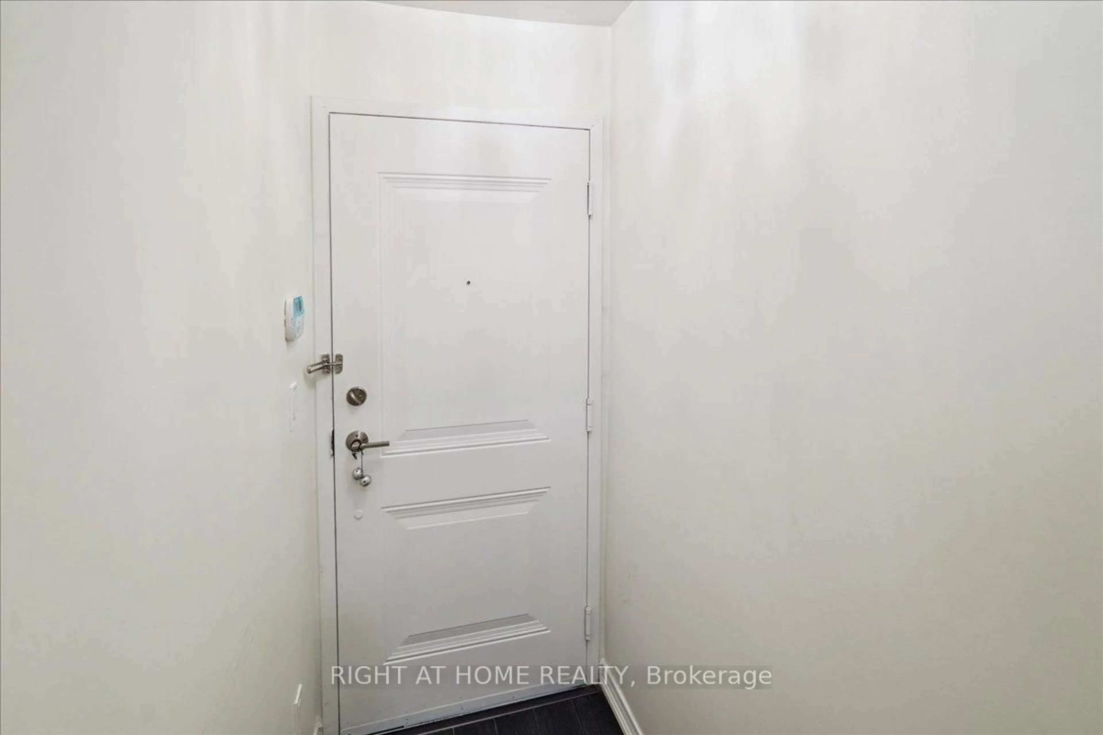 A pic of a room for 90 Orchid Place Dr #304, Toronto Ontario M1B 0C4