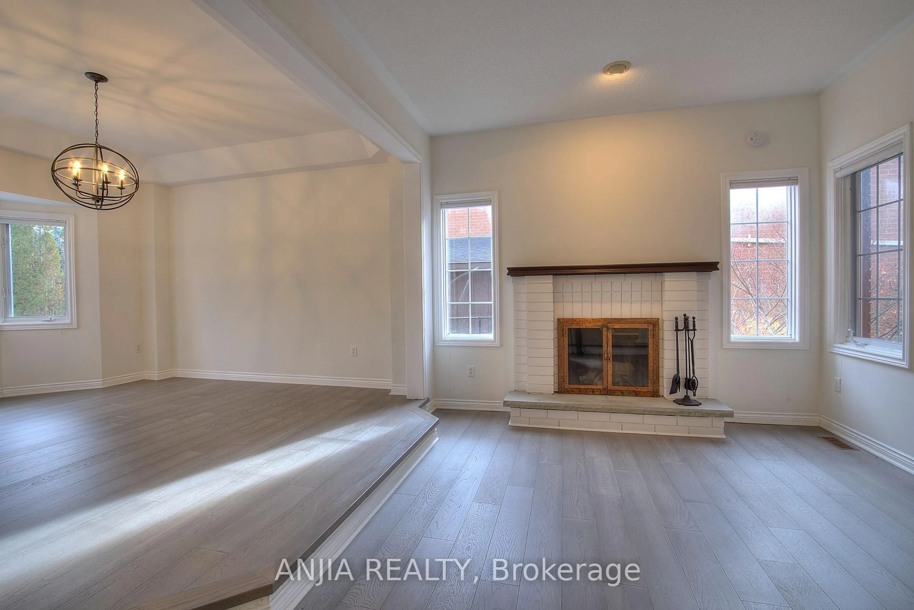 A pic of a room for 155 Sandcherry Crt, Pickering Ontario L1V 6S8