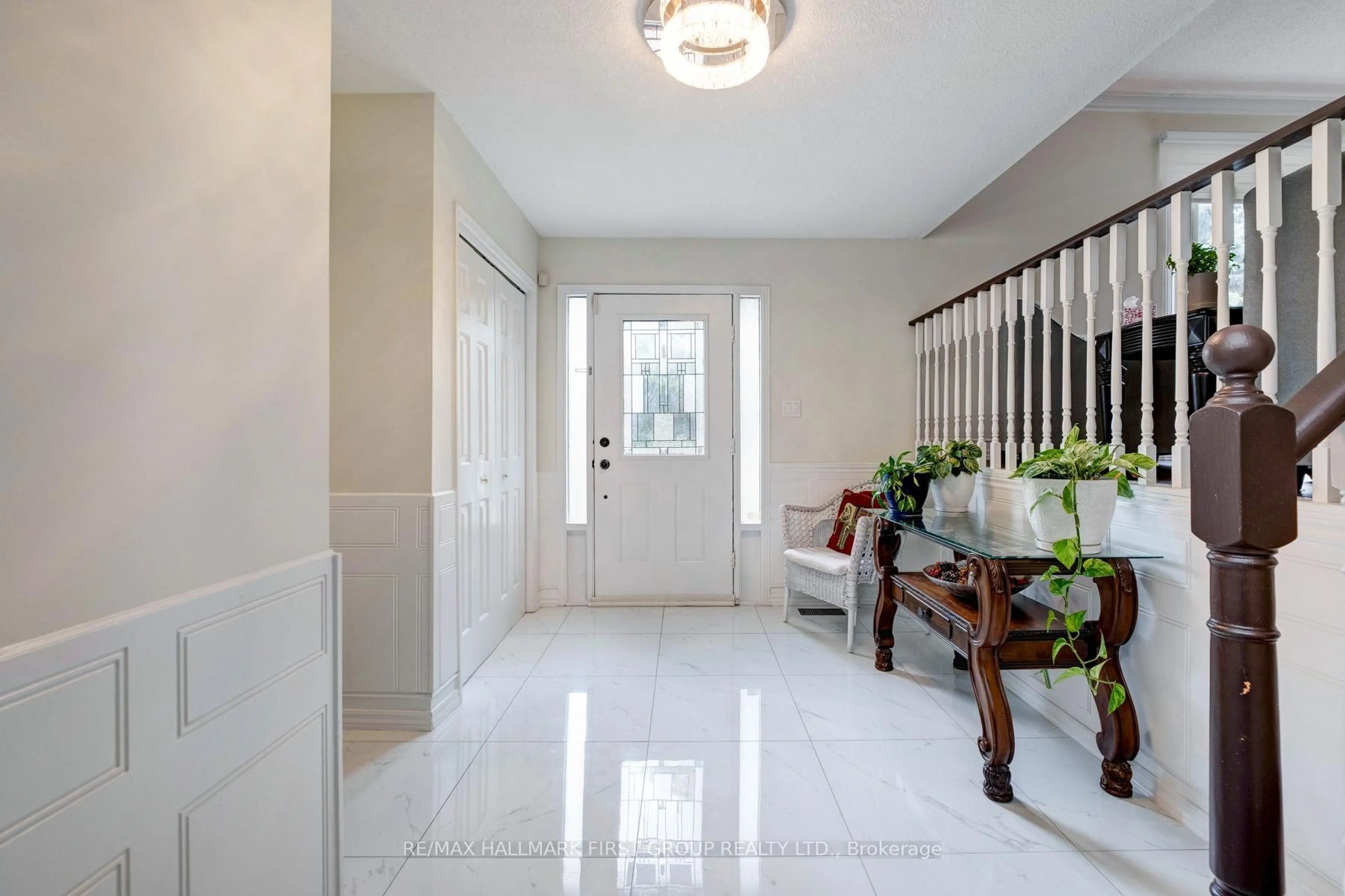 Indoor entryway for 130 William Stephenson Dr, Whitby Ontario L1N 8V1