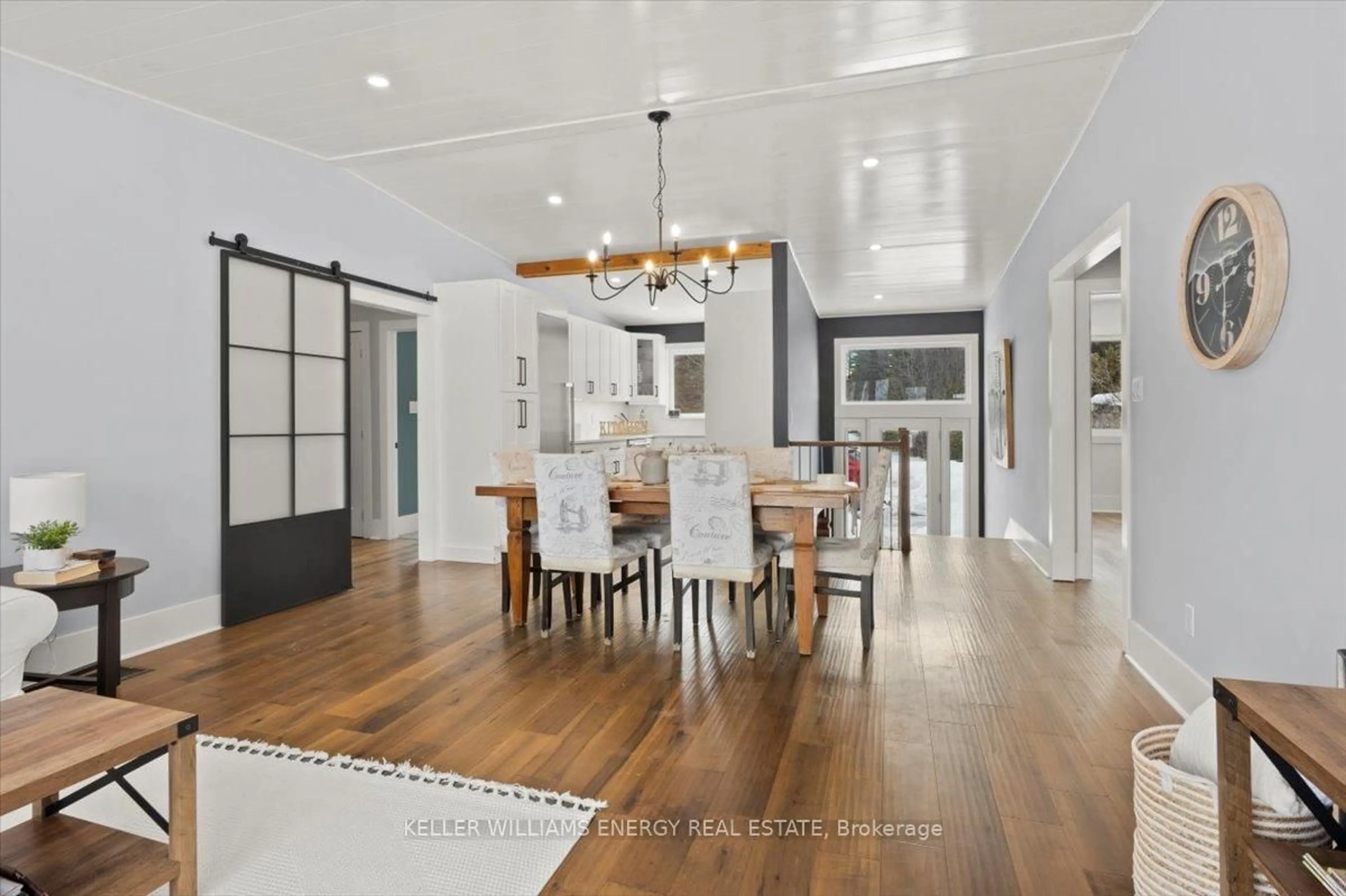 Dining room, wood/laminate floor for 2370 Bruce Rd, Scugog Ontario L0C 1G0