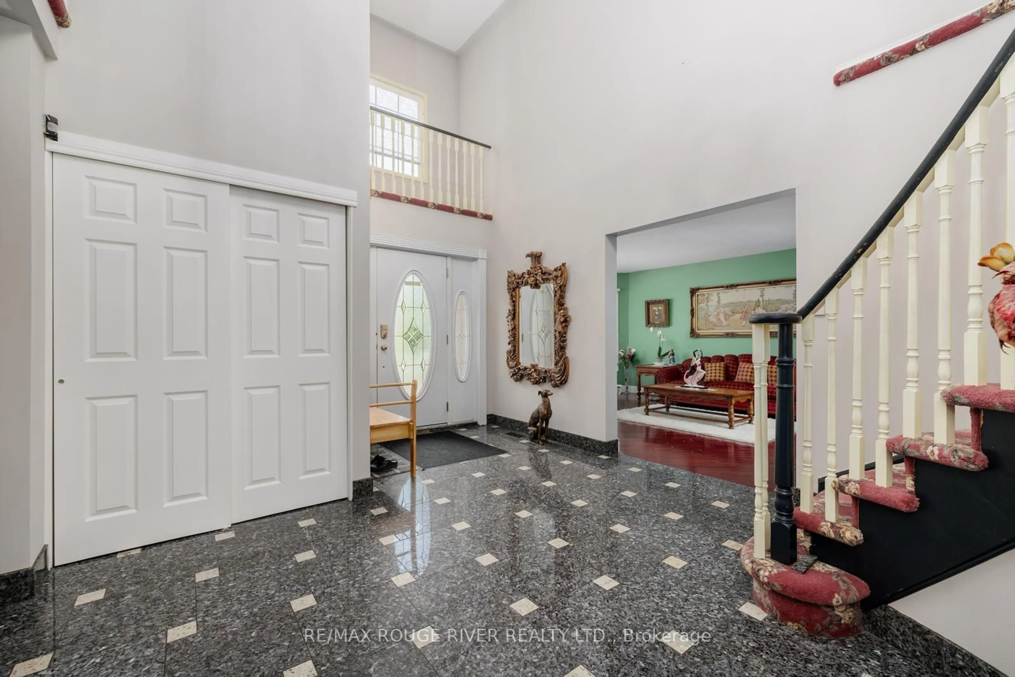 Indoor foyer for 1106 Ridge Valley Dr, Oshawa Ontario L1K 2E2