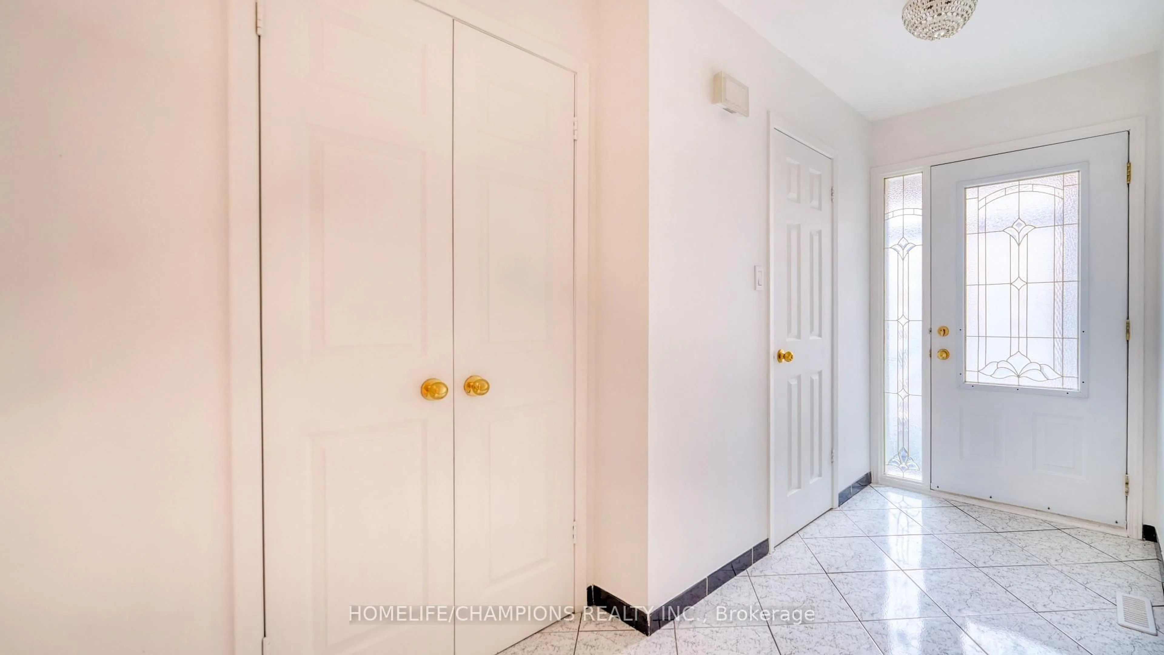 Indoor entryway for 9 Seagrave Cres, Toronto Ontario M1W 3H6