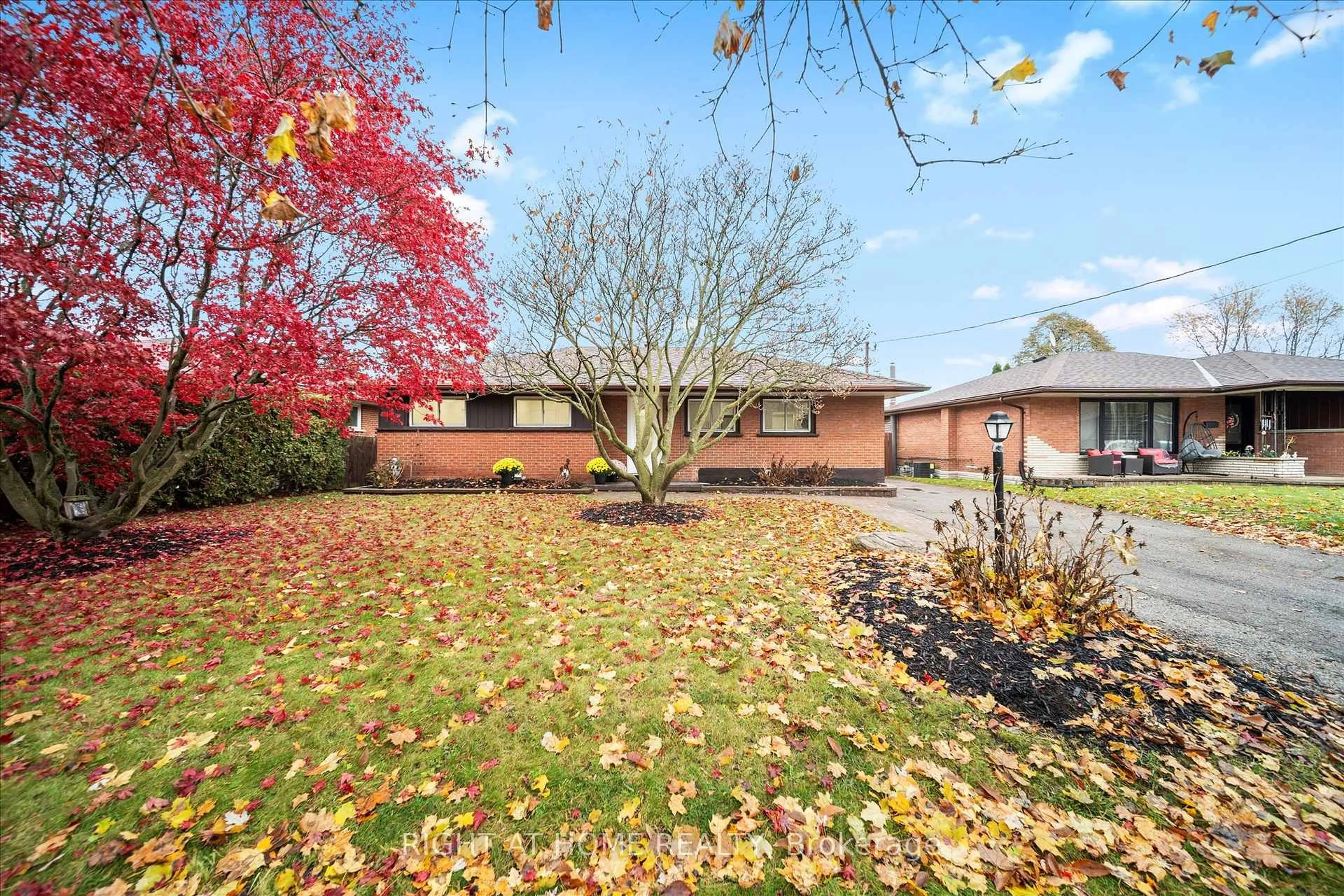 Unknown for 625 Central Park Blvd, Oshawa Ontario L1G 6A5