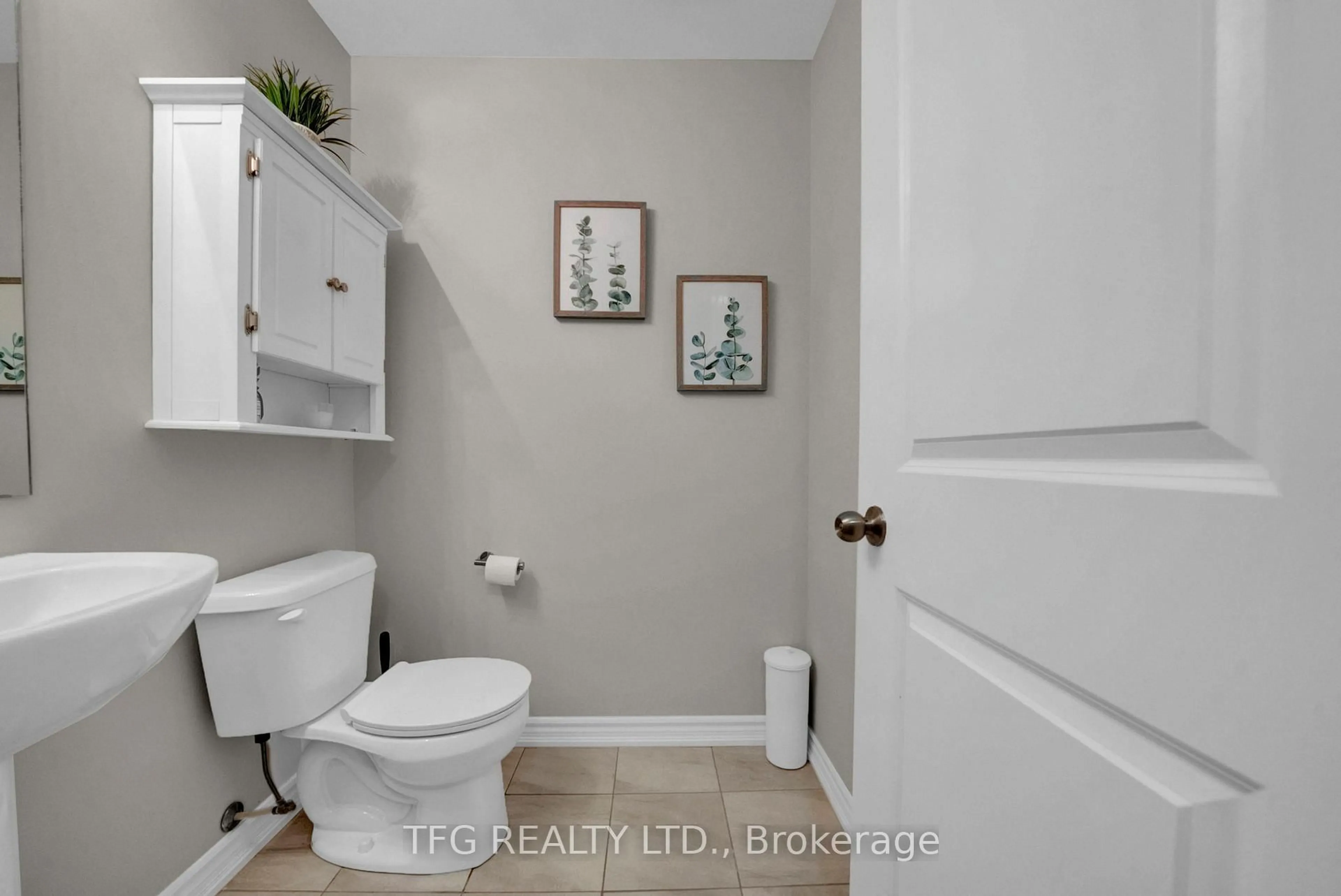 Standard bathroom, ceramic/tile floor for 1730 Grenwich Glen #249, Pickering Ontario L1X 0E4