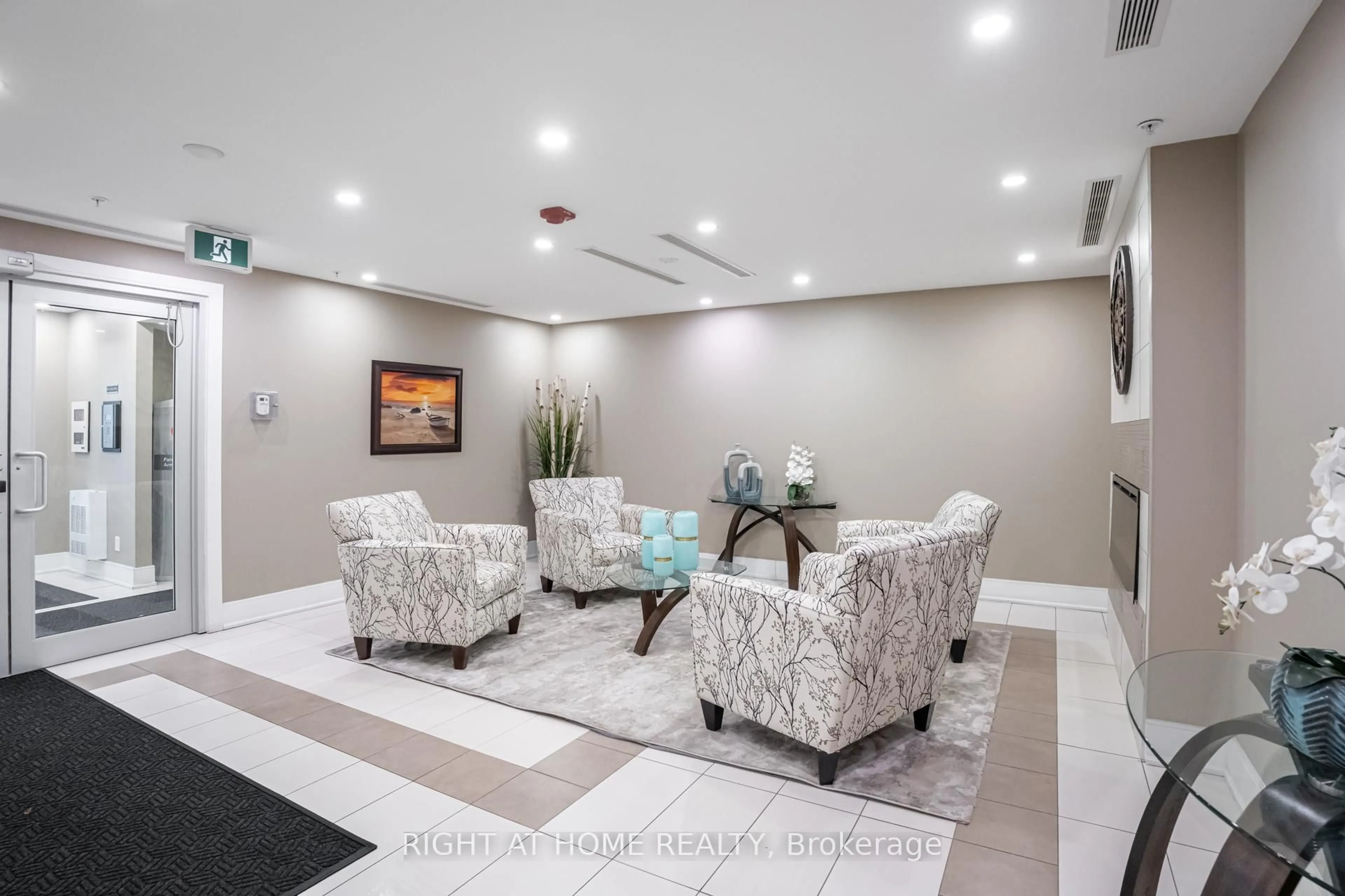 Lobby for 680 Gordon St #107, Whitby Ontario L1N 0L2